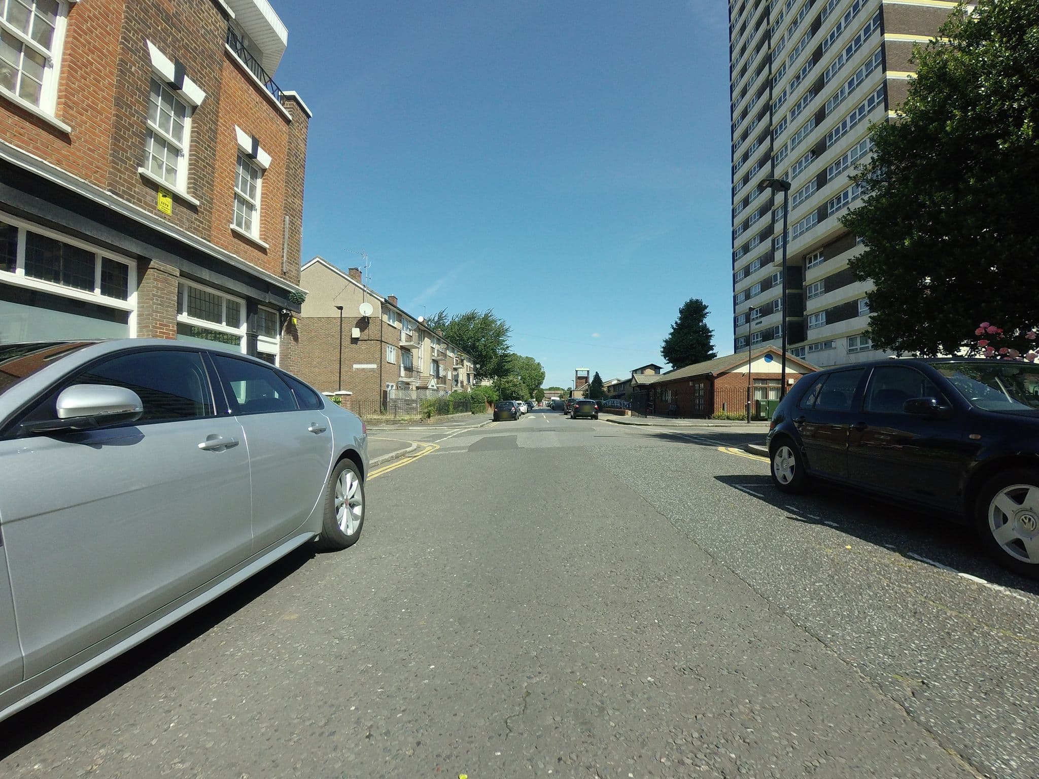 Street view near Apple Apartment, Stratford — © rskedgell (CC BY-SA · Mapillary)