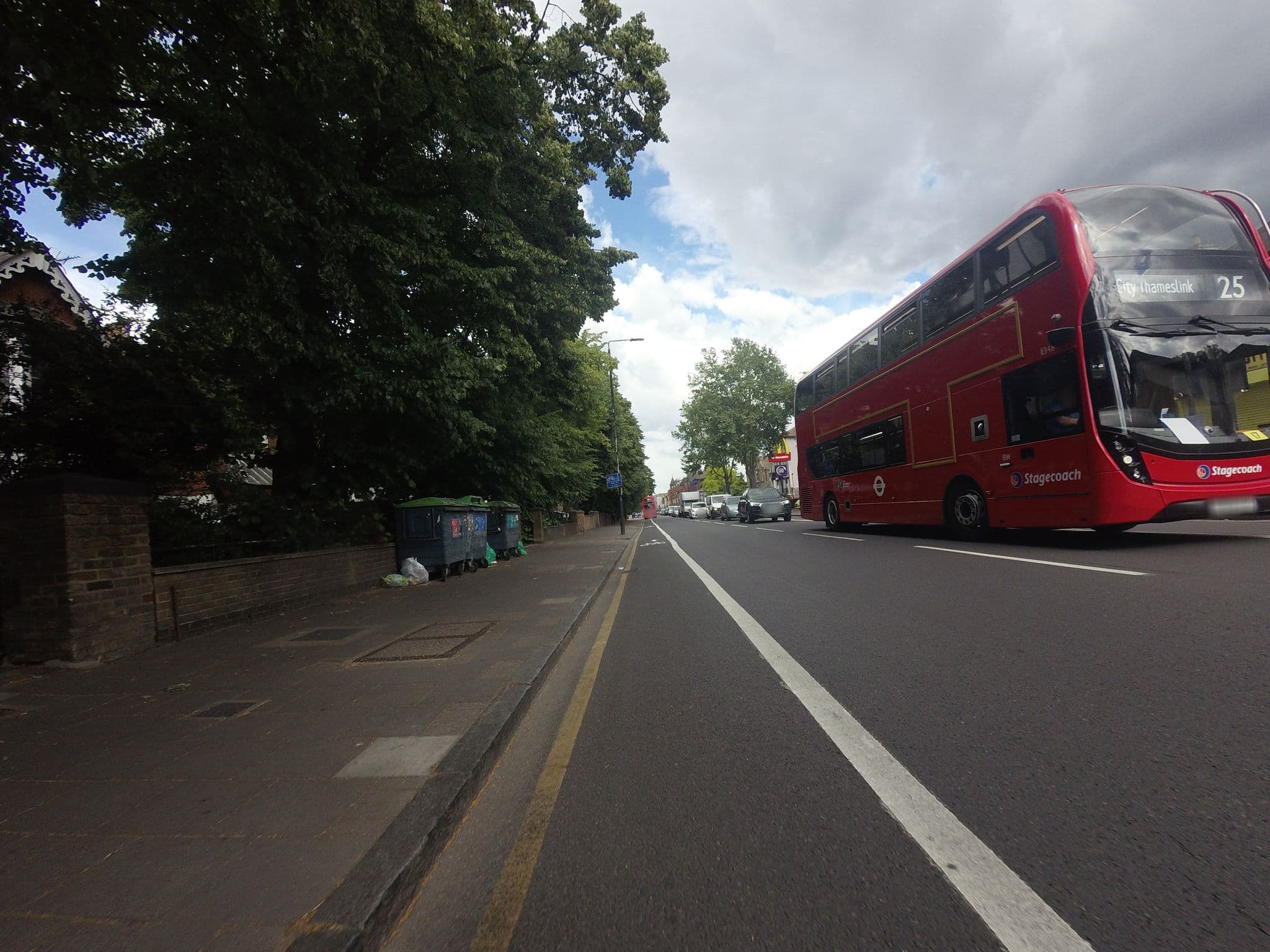 Street view near OYO Greenleafe Hotel, Manor Park — © rskedgell (CC BY-SA · Mapillary)