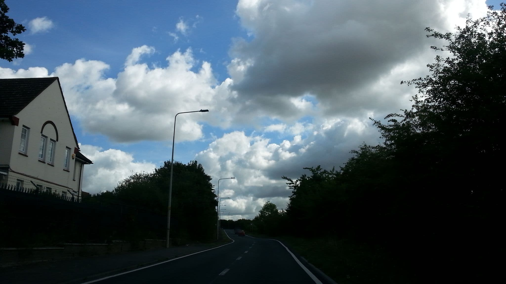Street view near Great Northern Hotel, West Horndon — © adam2 (CC BY-SA · Mapillary)