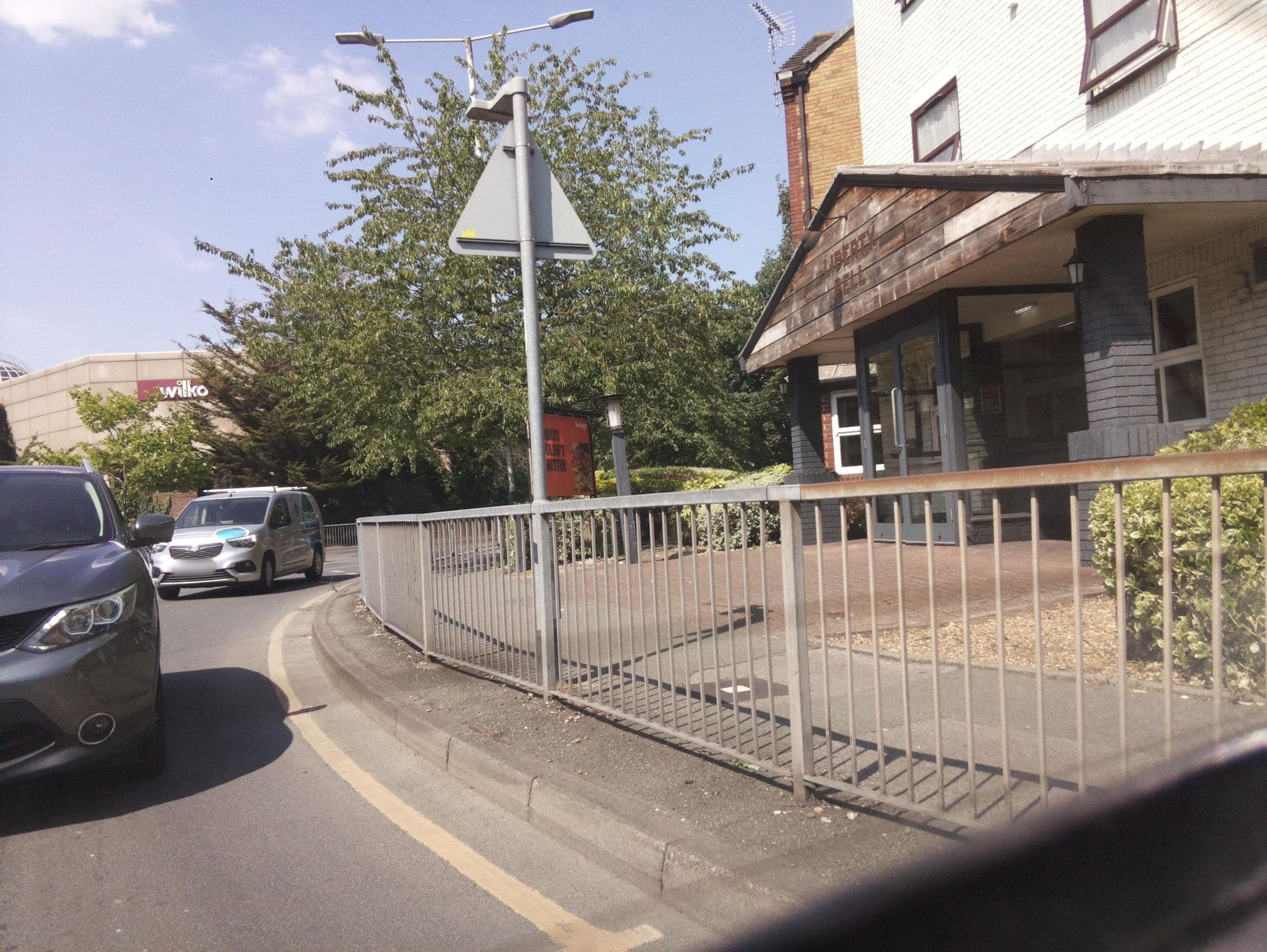 Street view near Premier Inn Tabletable Restaurant, Romford — © southglos (CC BY-SA · Mapillary)
