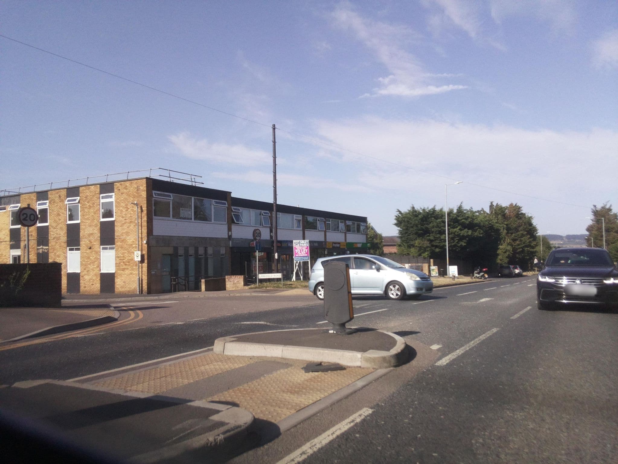 Street view near Hamlets Hotel, Larkfield — © southglos (CC BY-SA · Mapillary)