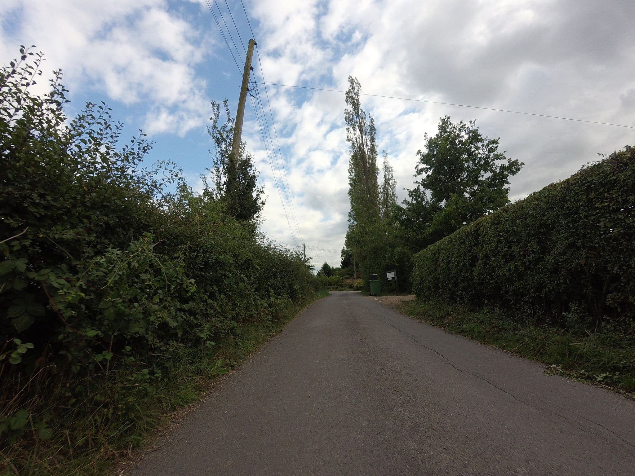 Street view near The Granary B & B, Marden — © tallguy (CC BY-SA · Mapillary)