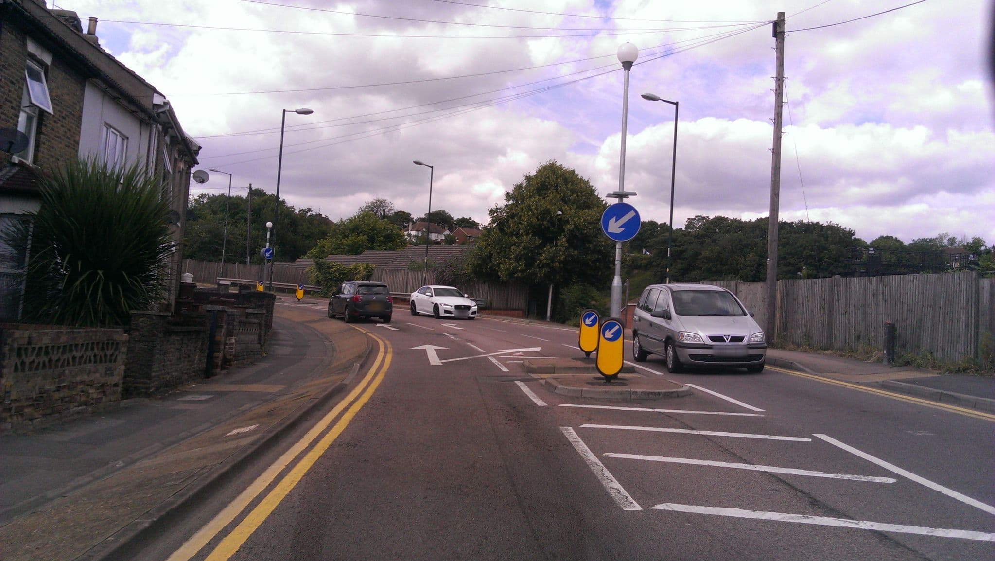 Street view near South Eastern Hotel, Rochester — © petermead (CC BY-SA · Mapillary)