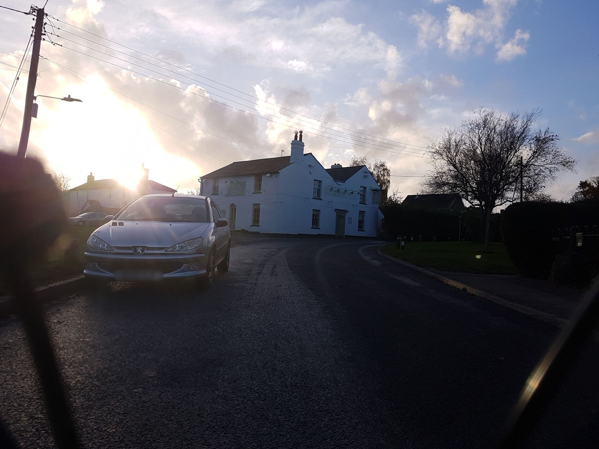 Street view near Green Cottages, Sittingbourne — © paulbiv (CC BY-SA · Mapillary)