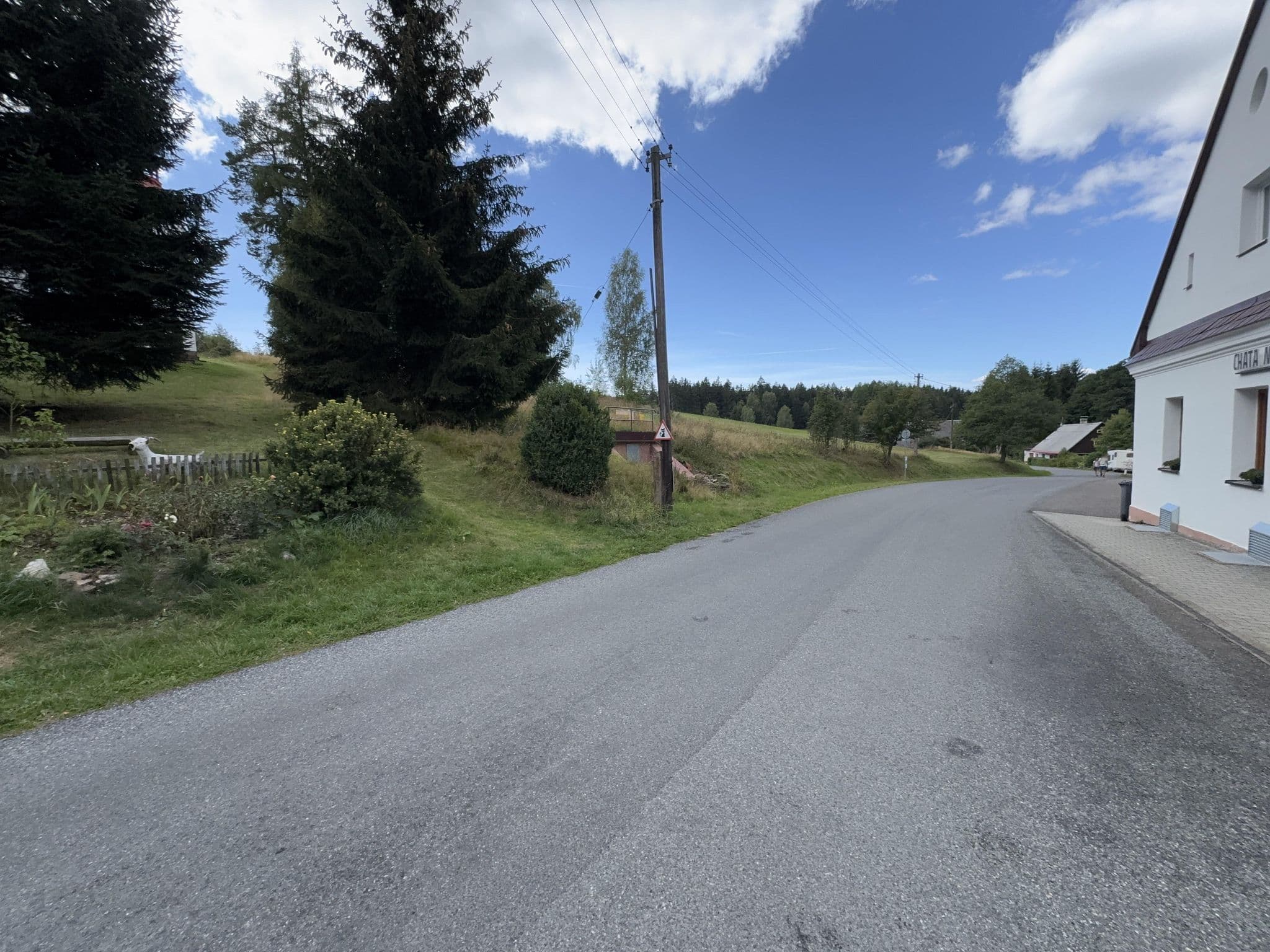 Street view near Chata na Čiháku, Kunvald — © ondrejlopatka (CC BY-SA · Mapillary)