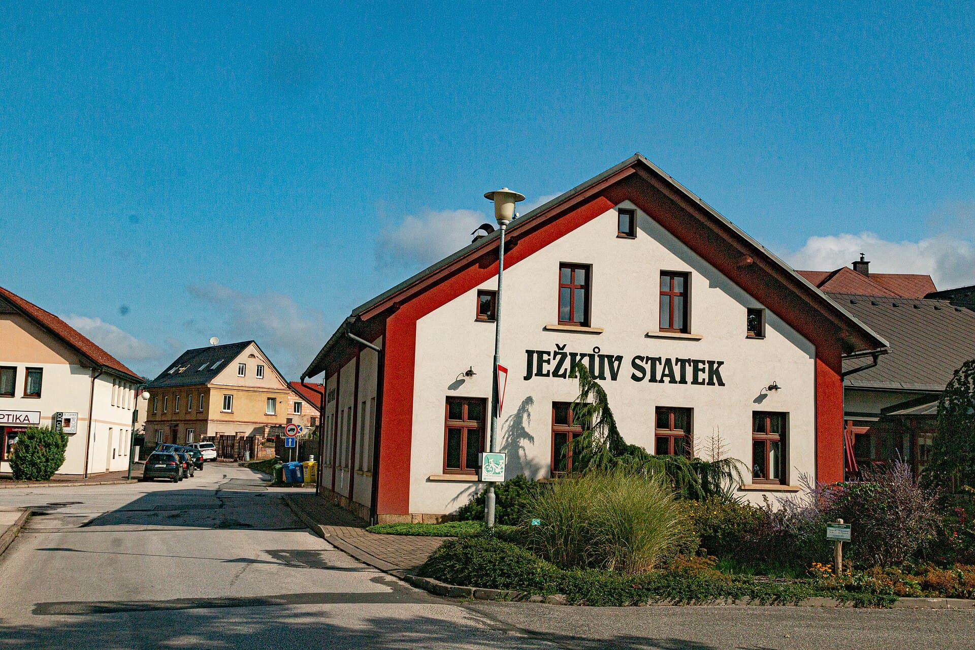 Ježkův statek (via Wikimedia Commons, CC BY-SA 4.0)