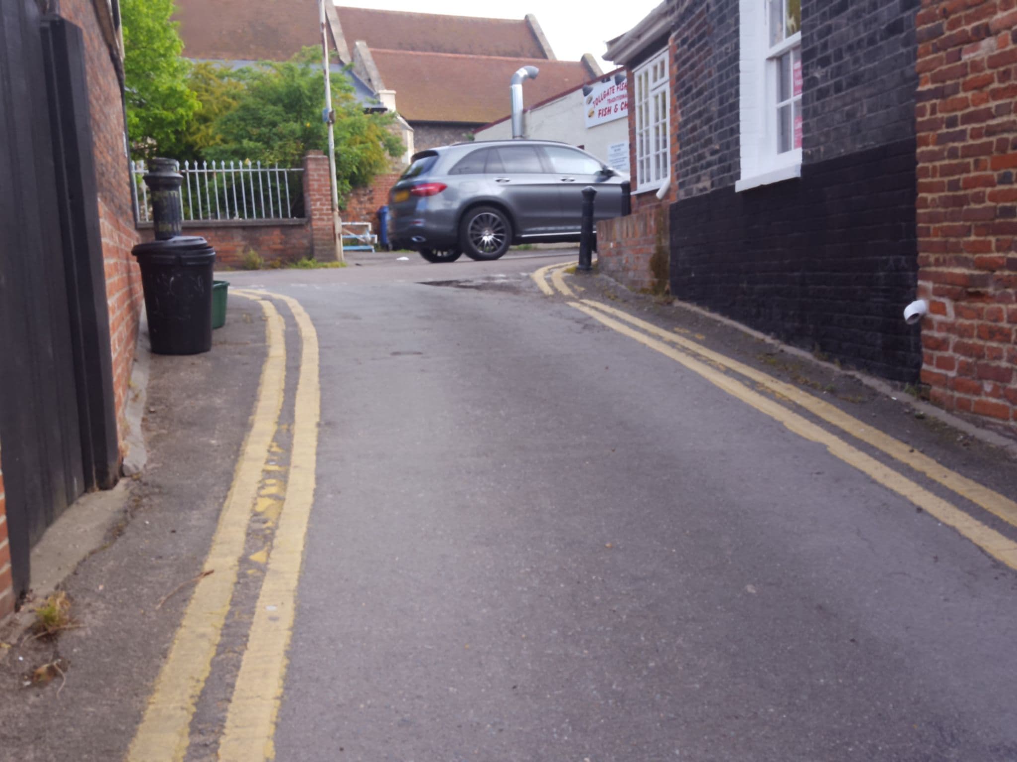 Street view near Swatchways, Wivenhoe — © edloach (CC BY-SA · Mapillary)