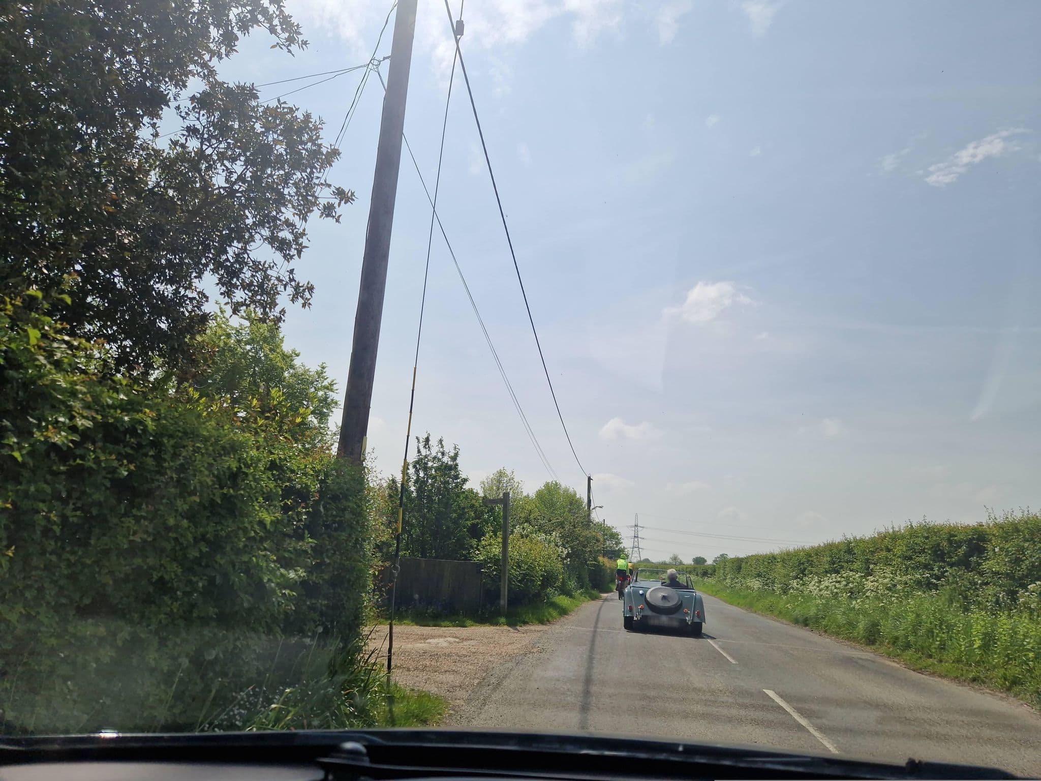 Street view near The Coach House at the Pheasant, Castle Hedingham — © edloach (CC BY-SA · Mapillary)