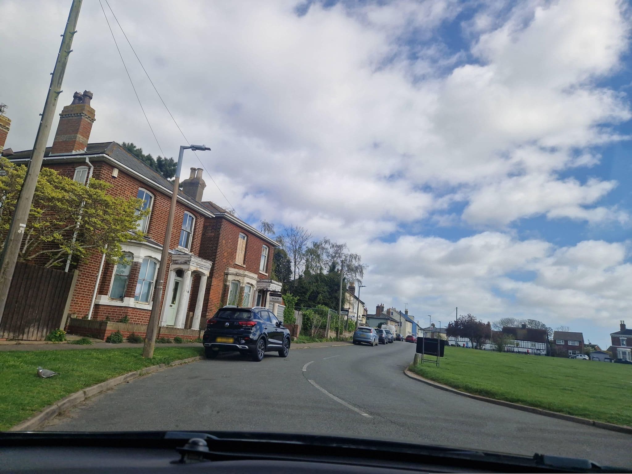 Street view near Hurst Green Bed & Breakfast, Brightlingsea — © edloach (CC BY-SA · Mapillary)