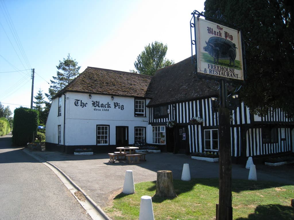 The Black Pig Public House (via Wikimedia Commons, CC BY-SA 2.0)