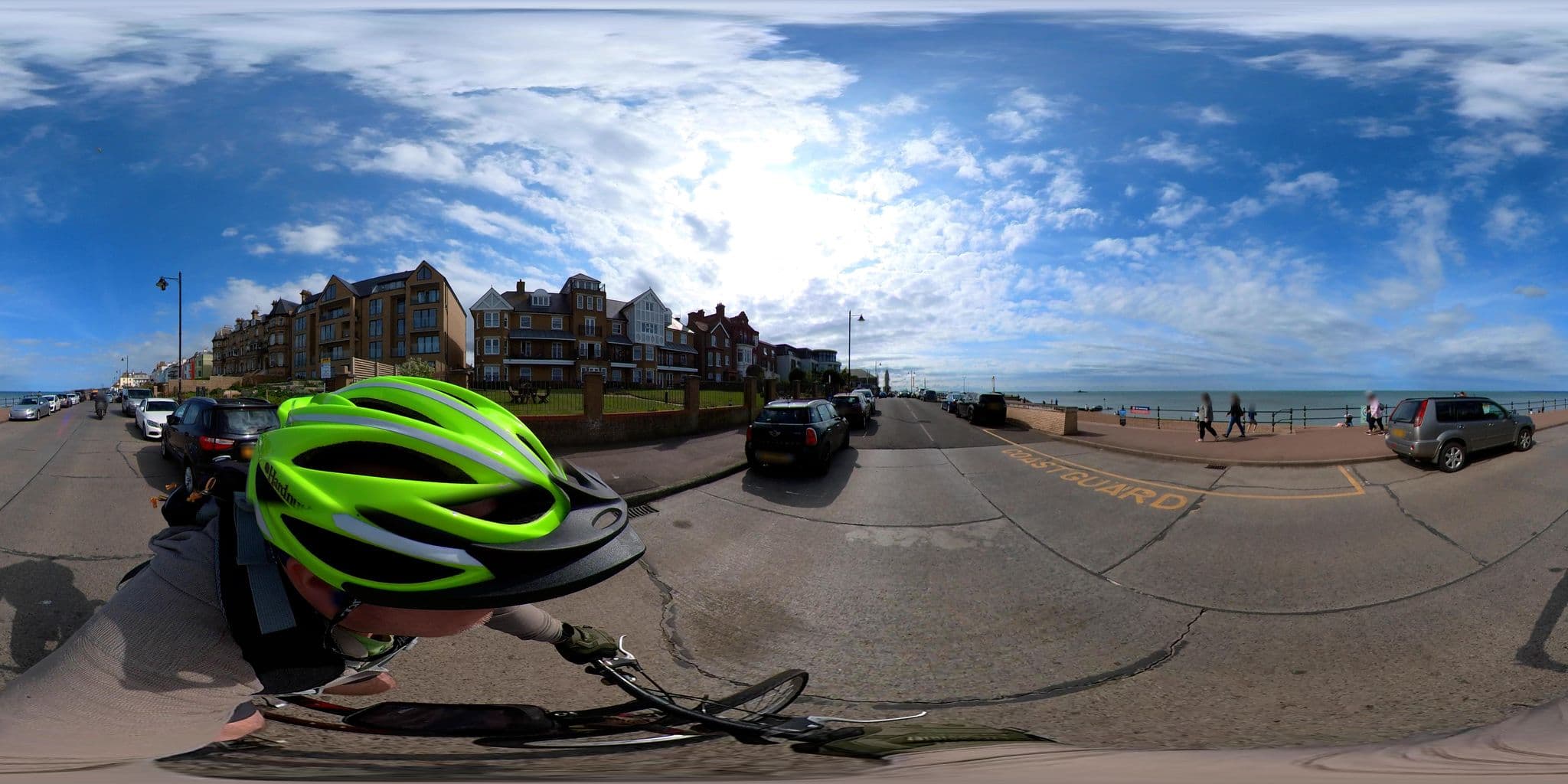 Street view near Carlton Hotel, Herne Bay — © jkingsleya (CC BY-SA · Mapillary)
