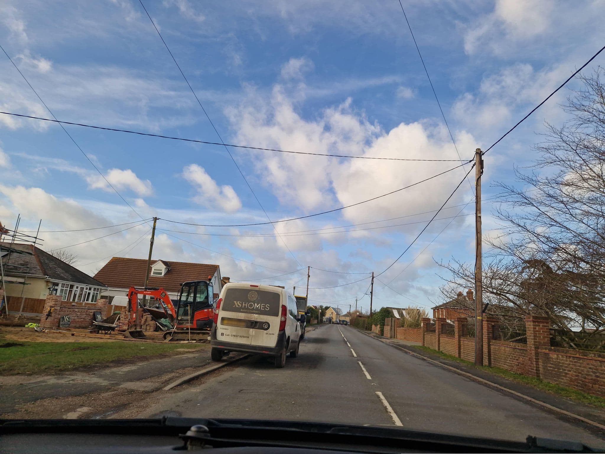 Street view near Oakleigh Residential Park, Little Clacton — © edloach (CC BY-SA · Mapillary)