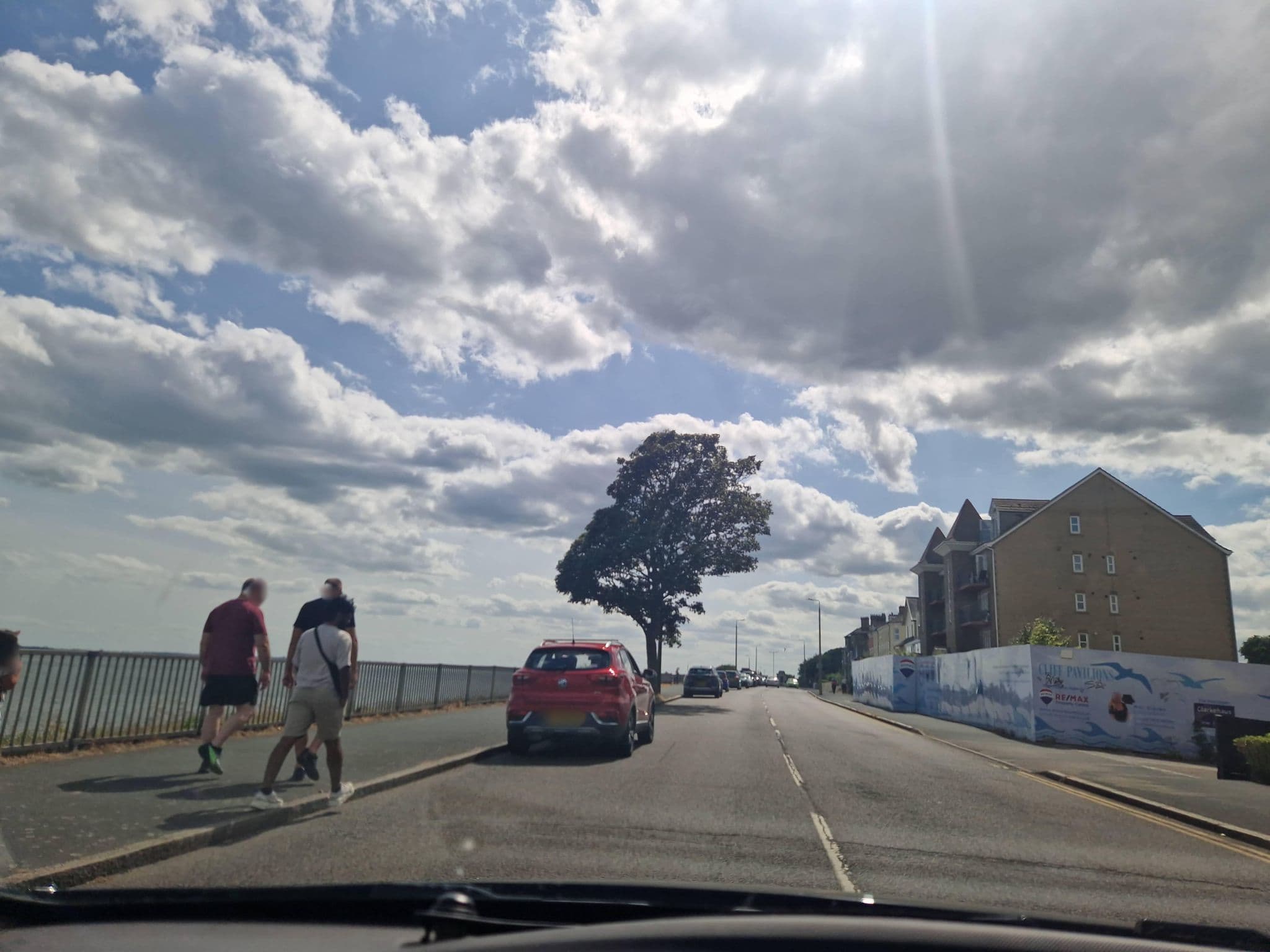 Street view near The Cliff Hotel, Dovercourt — © edloach (CC BY-SA · Mapillary)