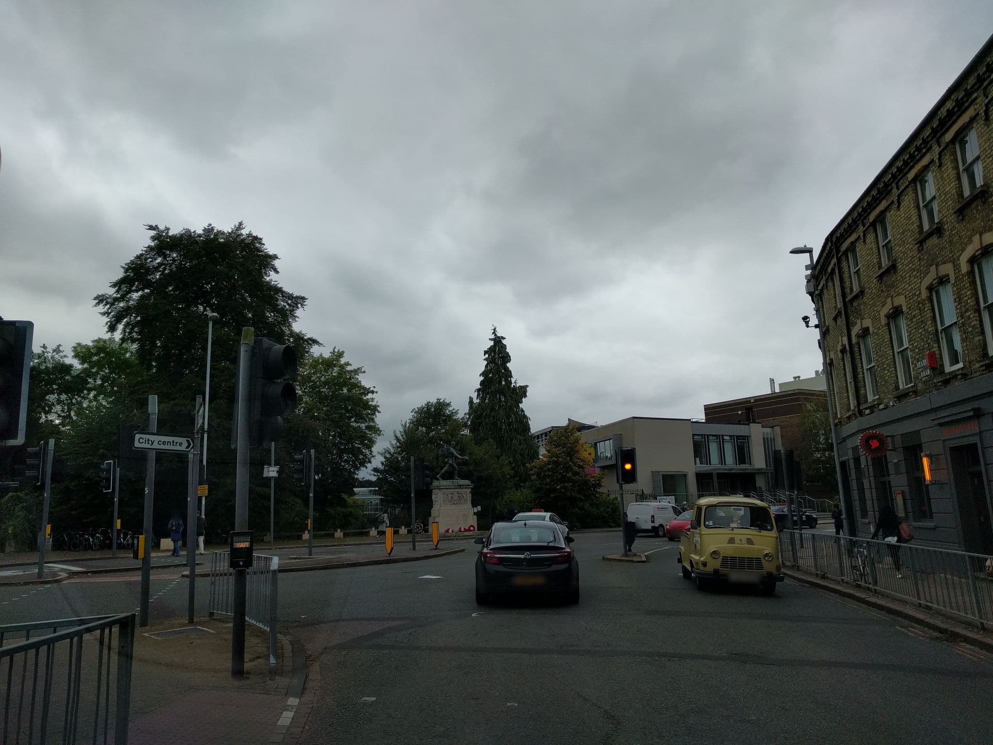 Street view near Sleeperz Hotel, Cambridge — © adam2 (CC BY-SA · Mapillary)