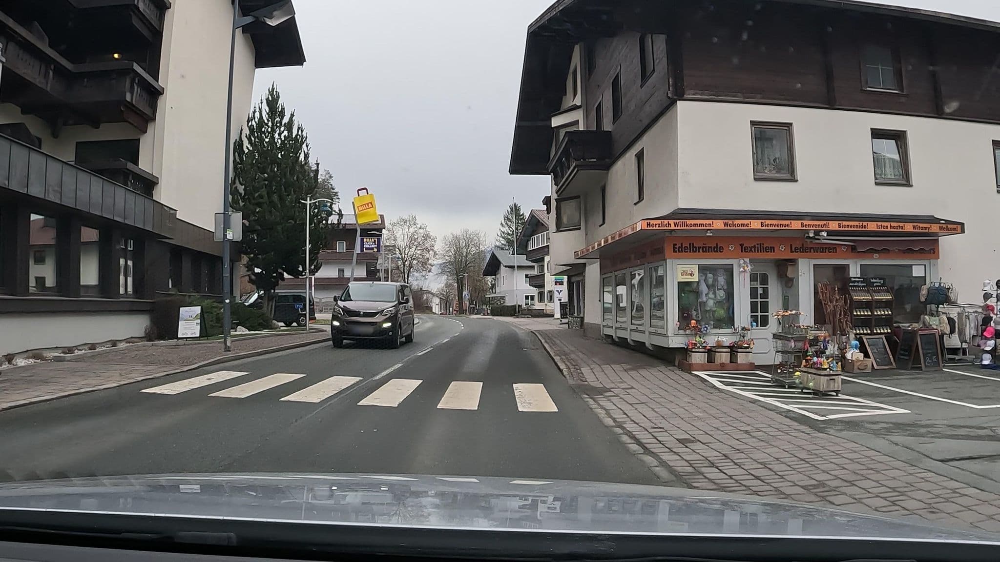 Street view near Frühstückspension Rampl, Kössen — © stefanro74 (CC BY-SA · Mapillary)
