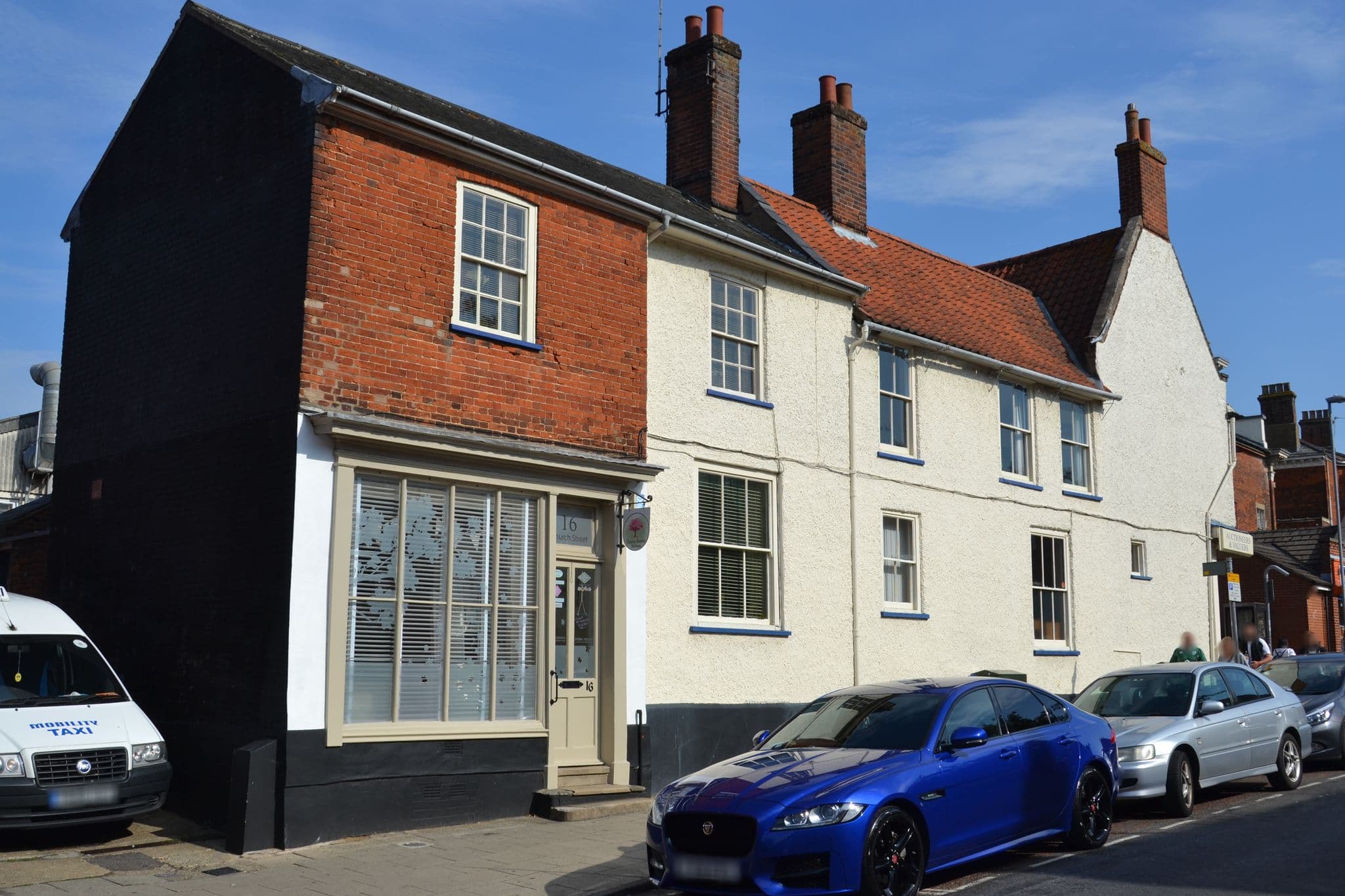 Street view near Phoenix Hotel, East Dereham — © rjw62 (CC BY-SA · Mapillary)