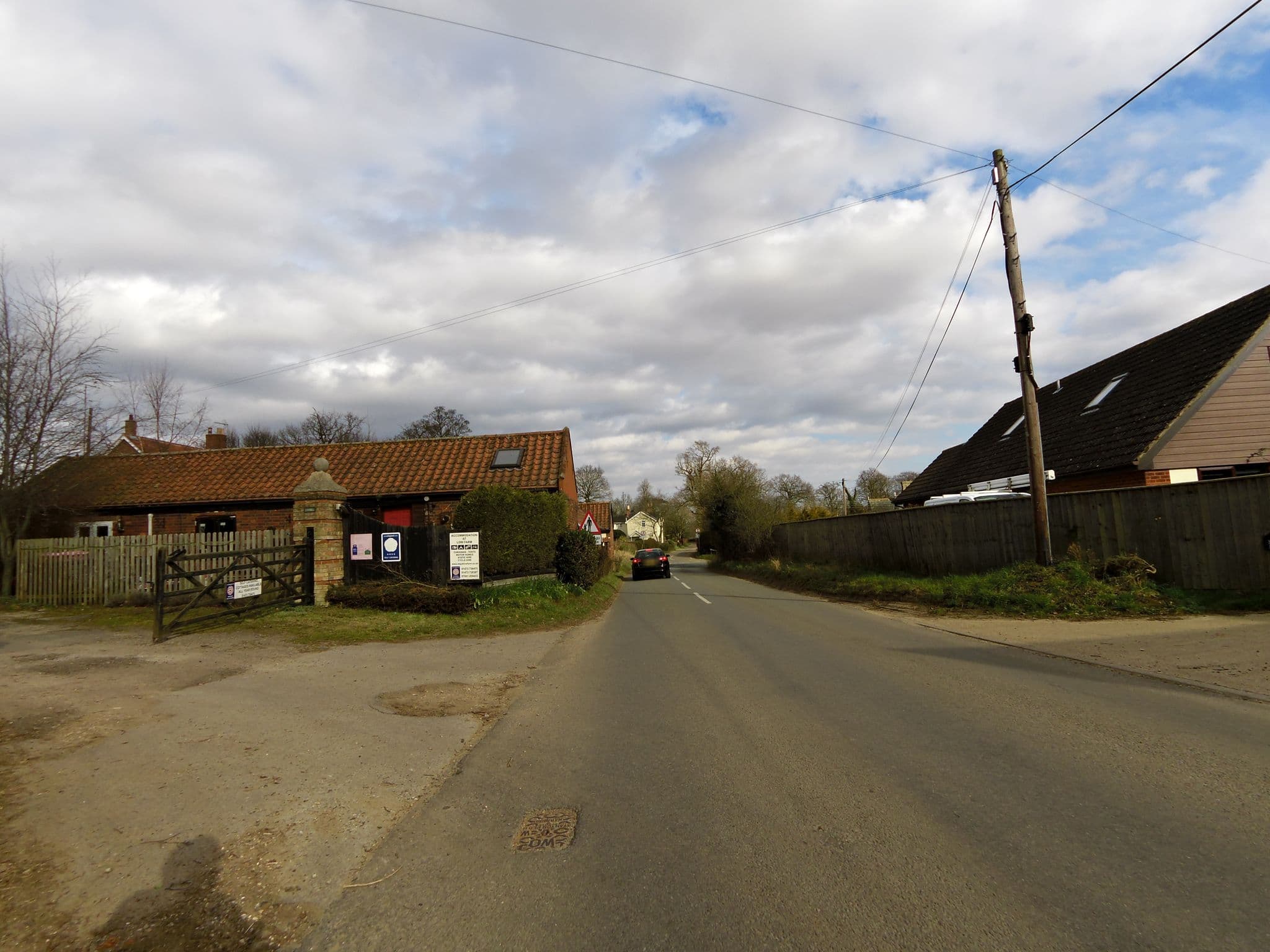 Street view near Low Farm Estate Services, Woodbridge — © smsm1 (CC BY-SA · Mapillary)