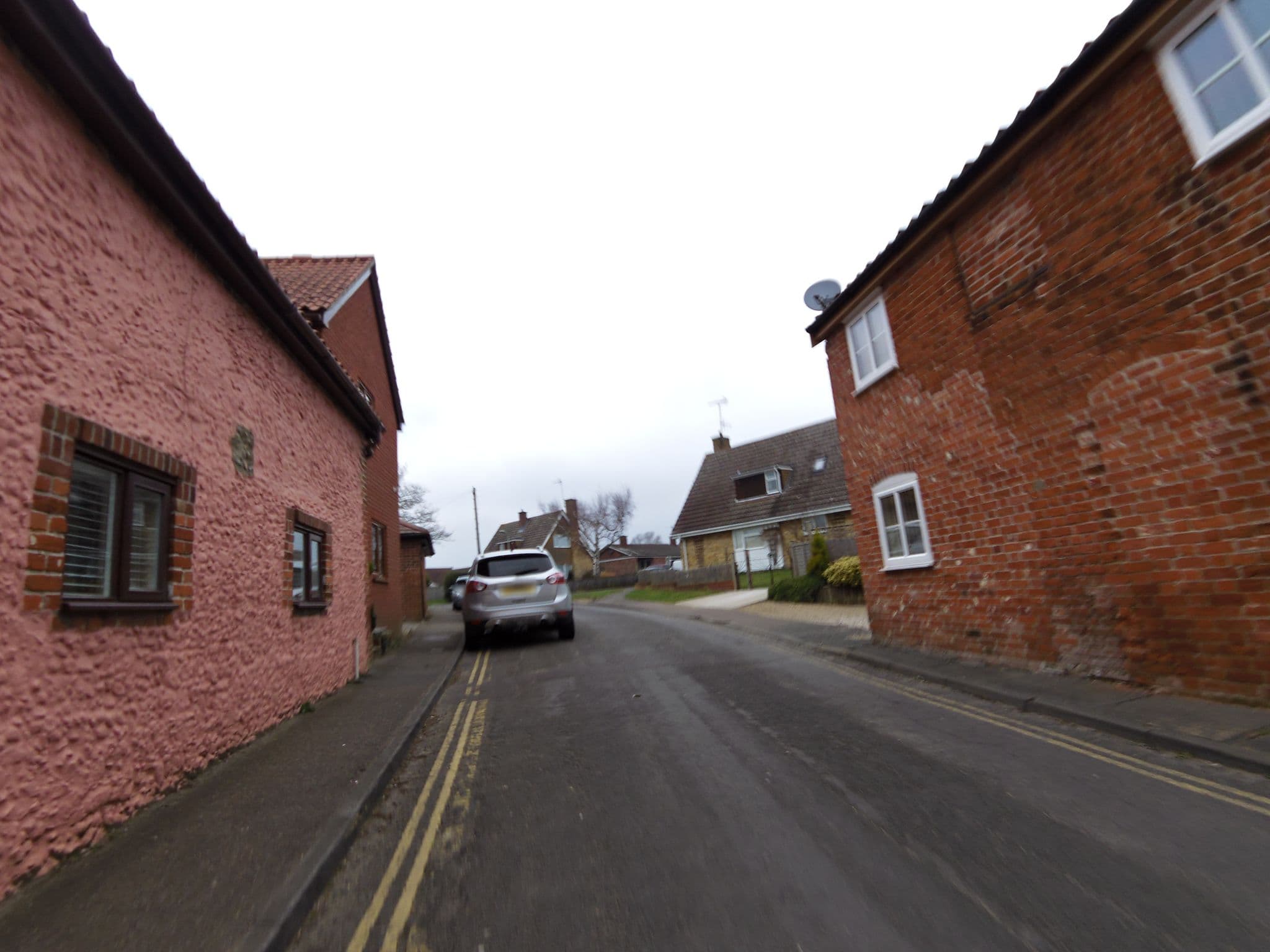Street view near Courtyard Cottage, Framlingham — © smsm1 (CC BY-SA · Mapillary)