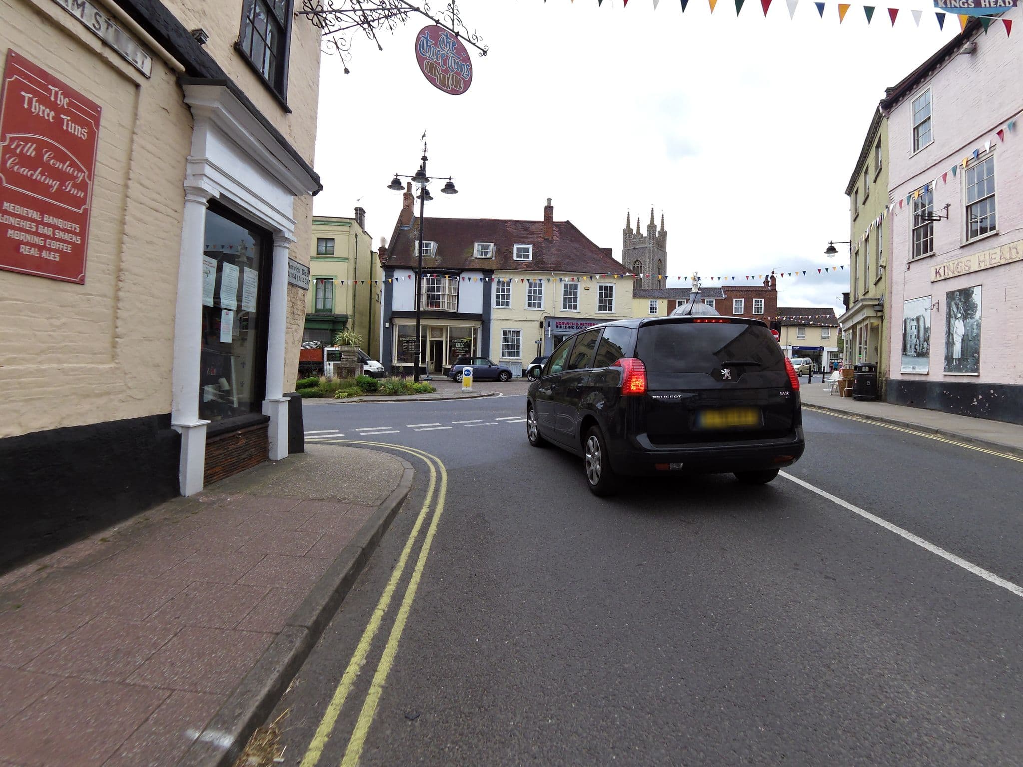 Street view near Kings Head and Queen Jules, Bungay — © smsm1 (CC BY-SA · Mapillary)