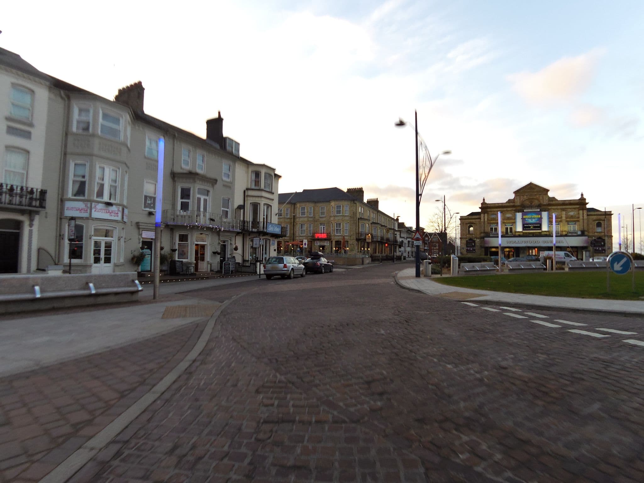Street view near M&J's Cafe and Bed and Breakfast, Great Yarmouth — © smsm1 (CC BY-SA · Mapillary)
