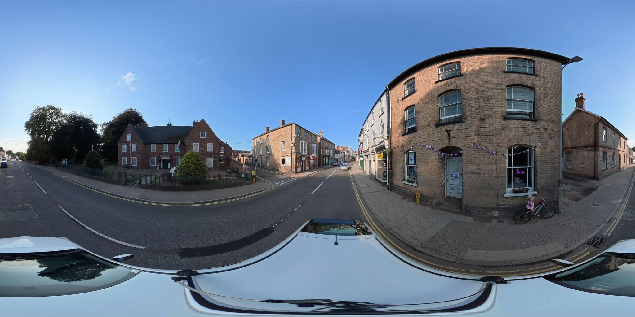 Street view near The White Horse Hotel, Alford — © osmplus_org (CC BY-SA · Mapillary)