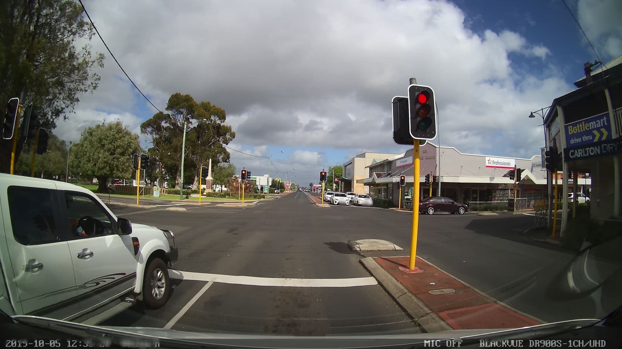 Street view near The Ship Inn, Busselton — © bob3bob3 (CC BY-SA · Mapillary)