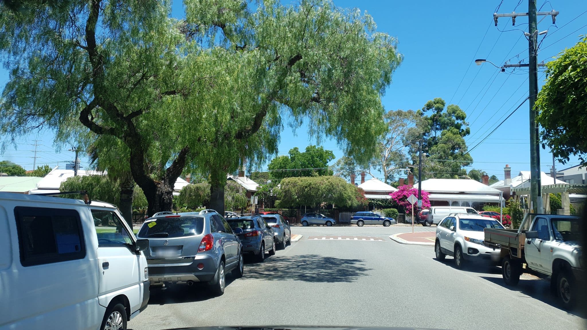 Street view near Pension of Perth, Highgate — © pdaemon (CC BY-SA · Mapillary)