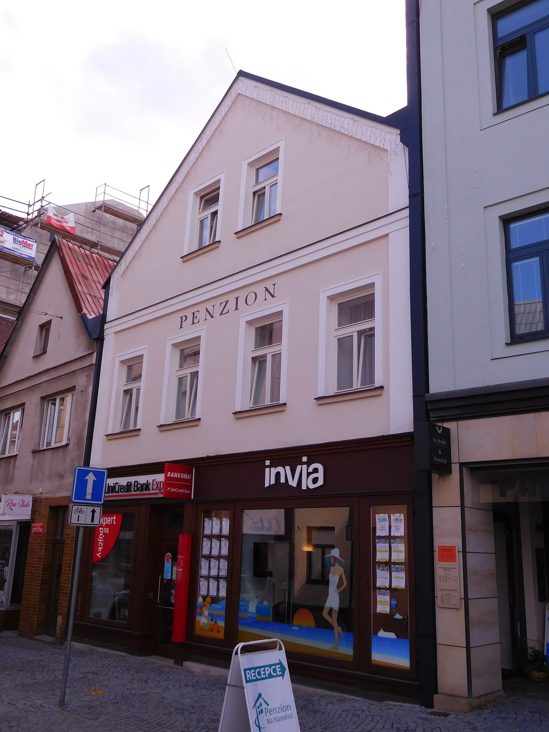 Penzion Na náměstí (via Wikimedia Commons, CC BY-SA 3.0)