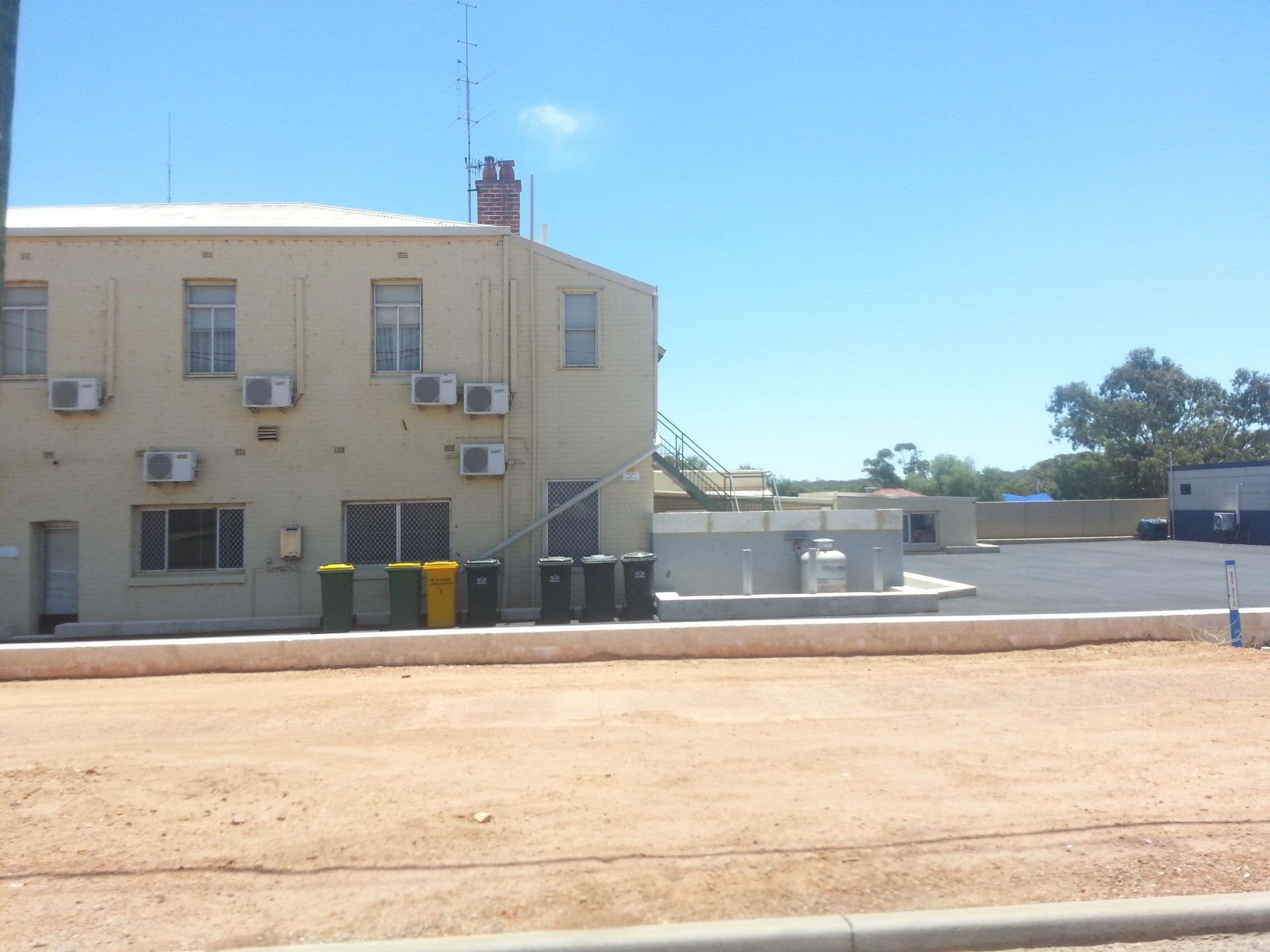 Street view near The Silver Possum, Northam — © bob3bob3 (CC BY-SA · Mapillary)