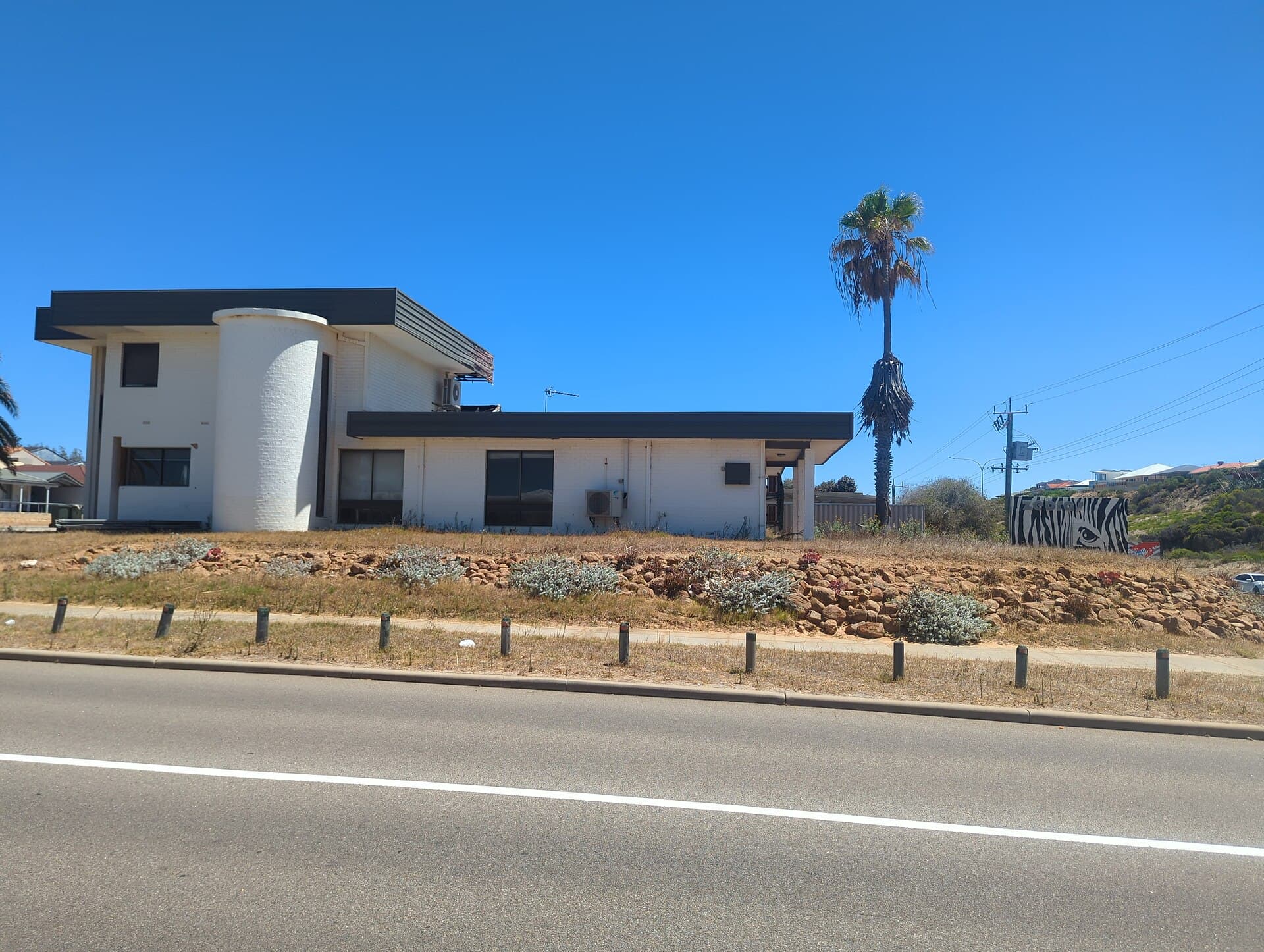 Zebras Guesthouse (via Wikimedia Commons, CC0)