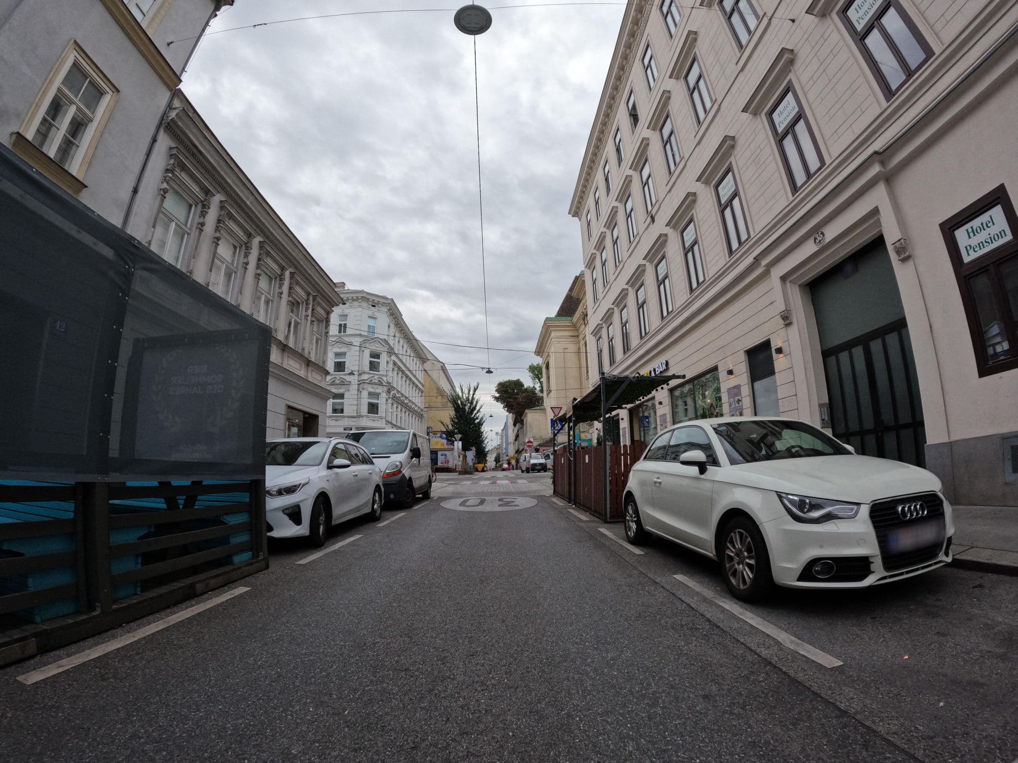 Street view near Hotel Pension Walzerstadt, Neubau — © komobile (CC BY-SA · Mapillary)