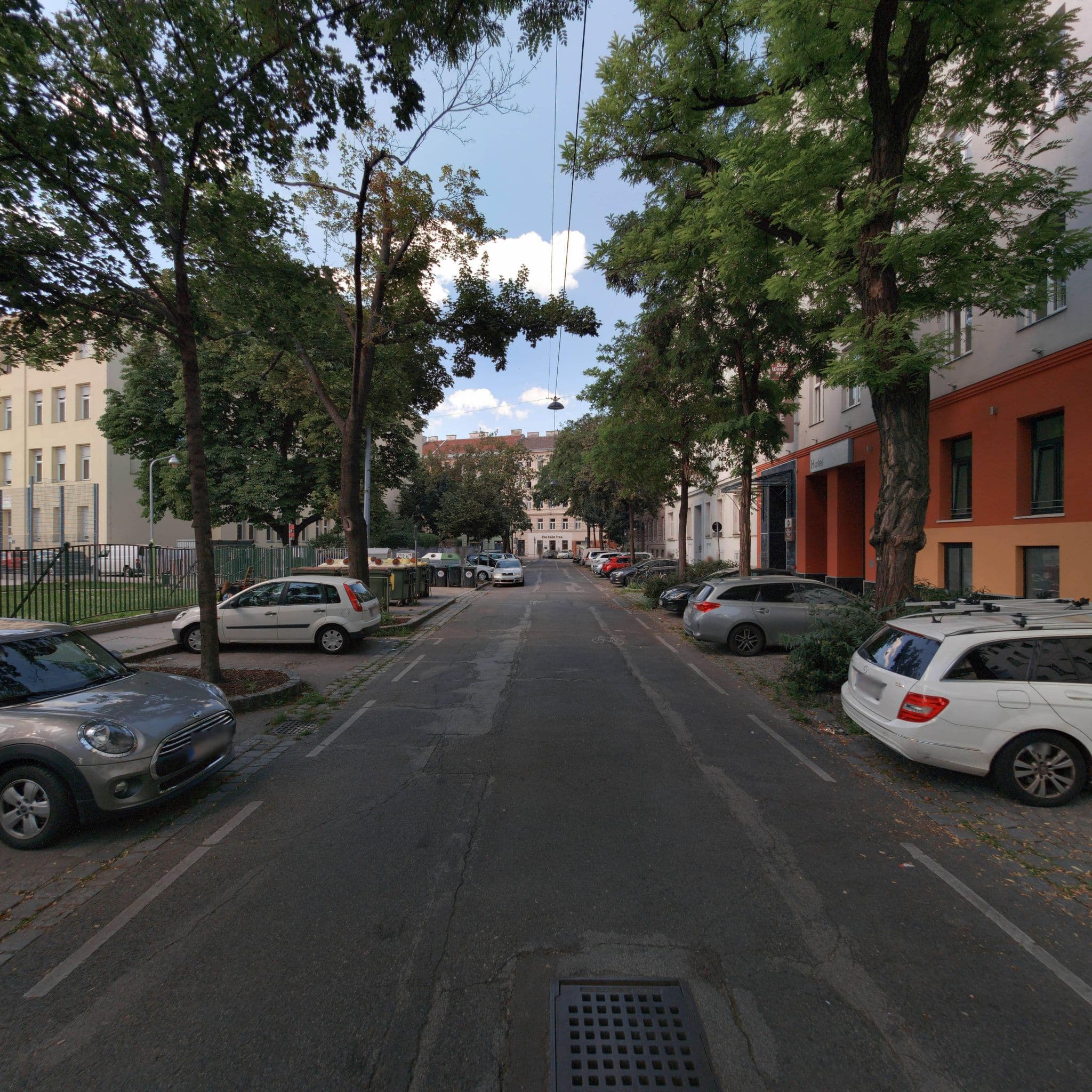 Street view near Best Western Plus, Landstraße — © eliasgander (CC BY-SA · Mapillary)