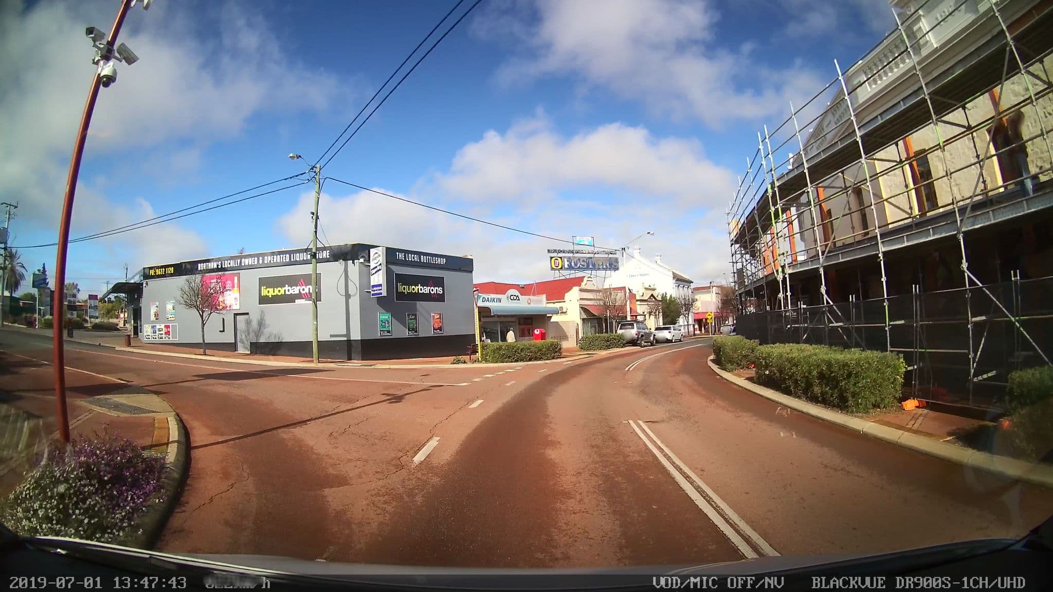 Street view near Farmer’s Home Hotel, Northam — © bob3bob3 (CC BY-SA · Mapillary)