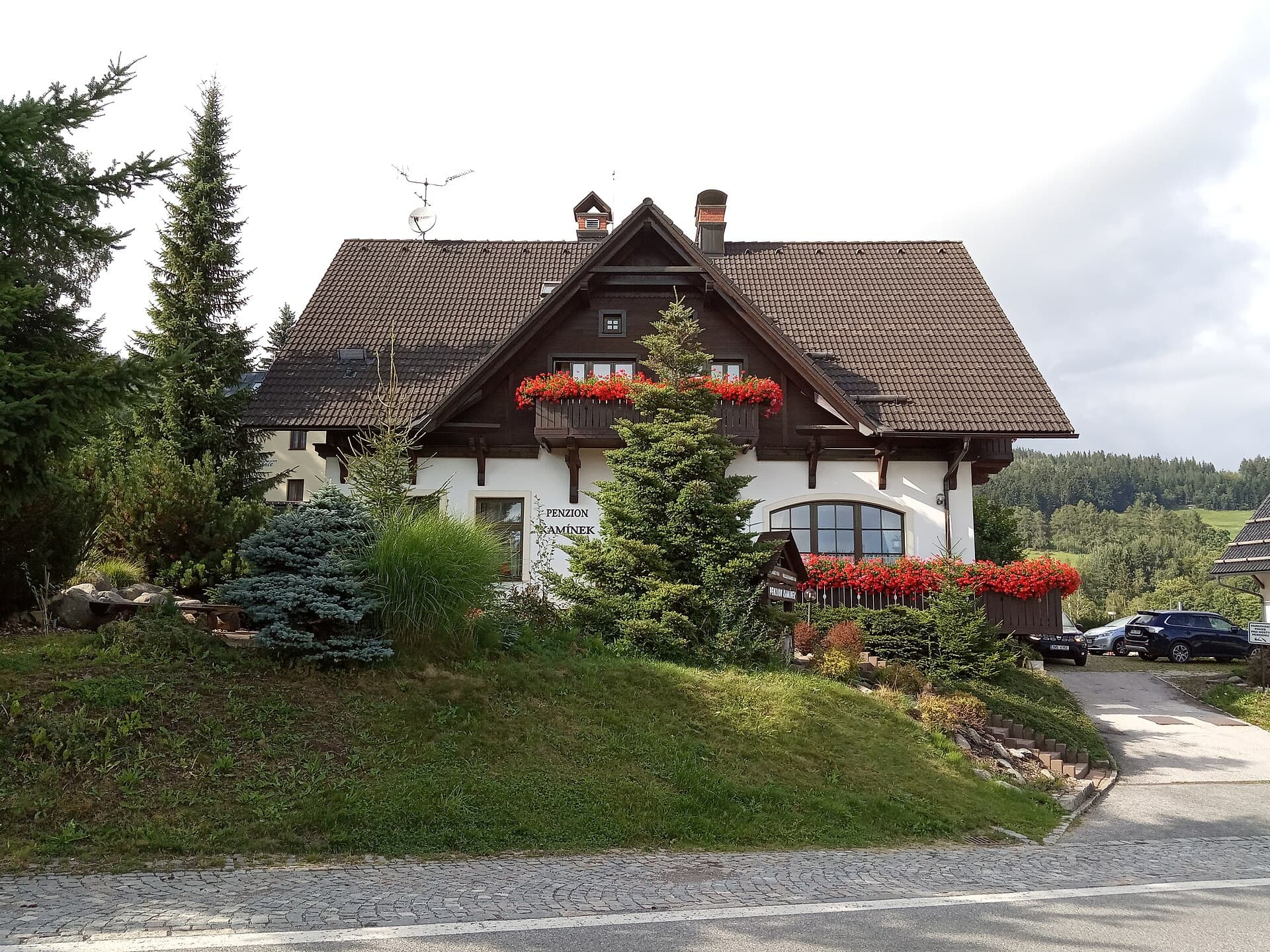 Penzion Kamínek (via Wikimedia Commons, CC BY-SA 3.0)