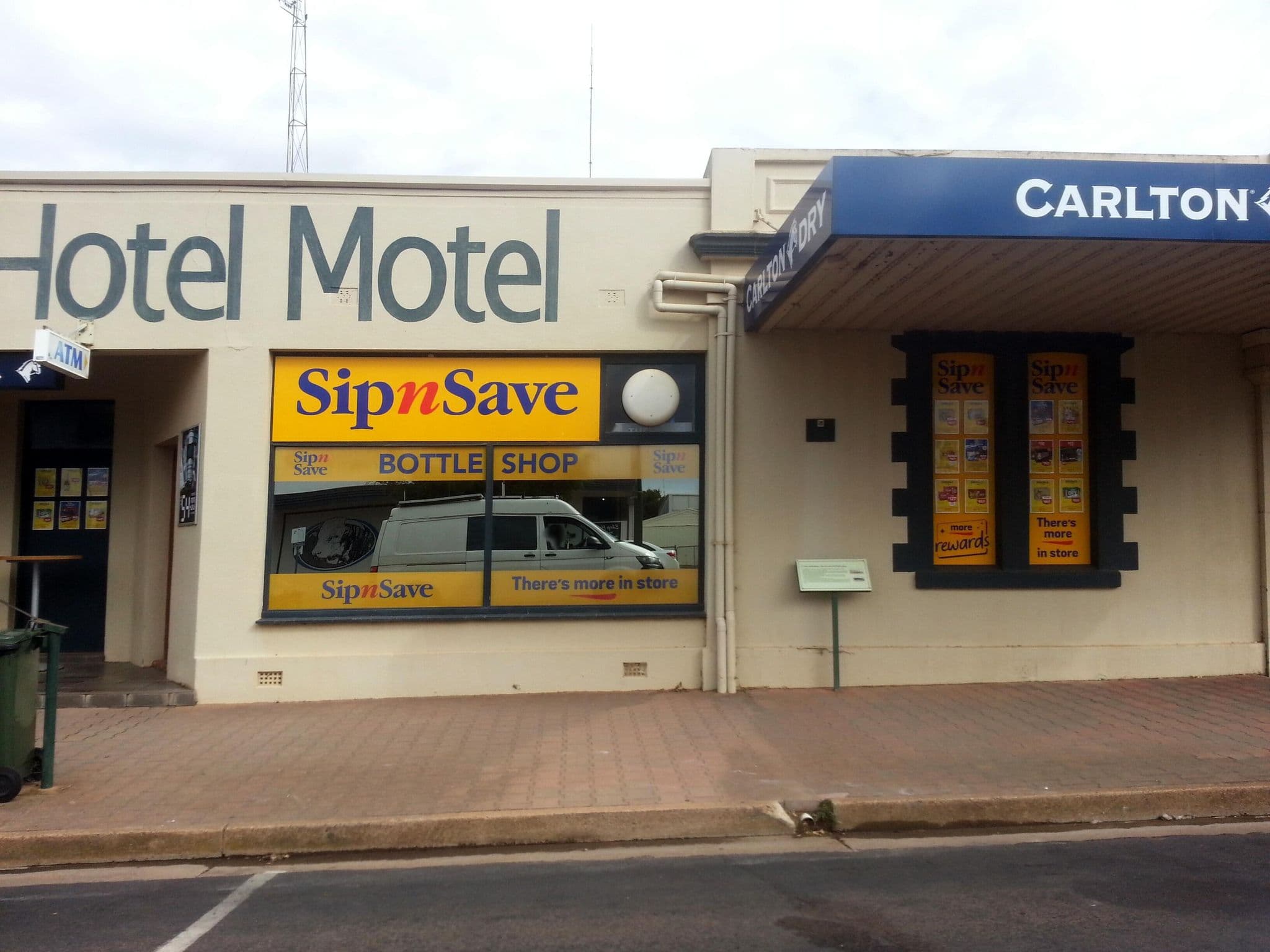 Street view near Cleve Hotel, Cleve — © bob3bob3 (CC BY-SA · Mapillary)