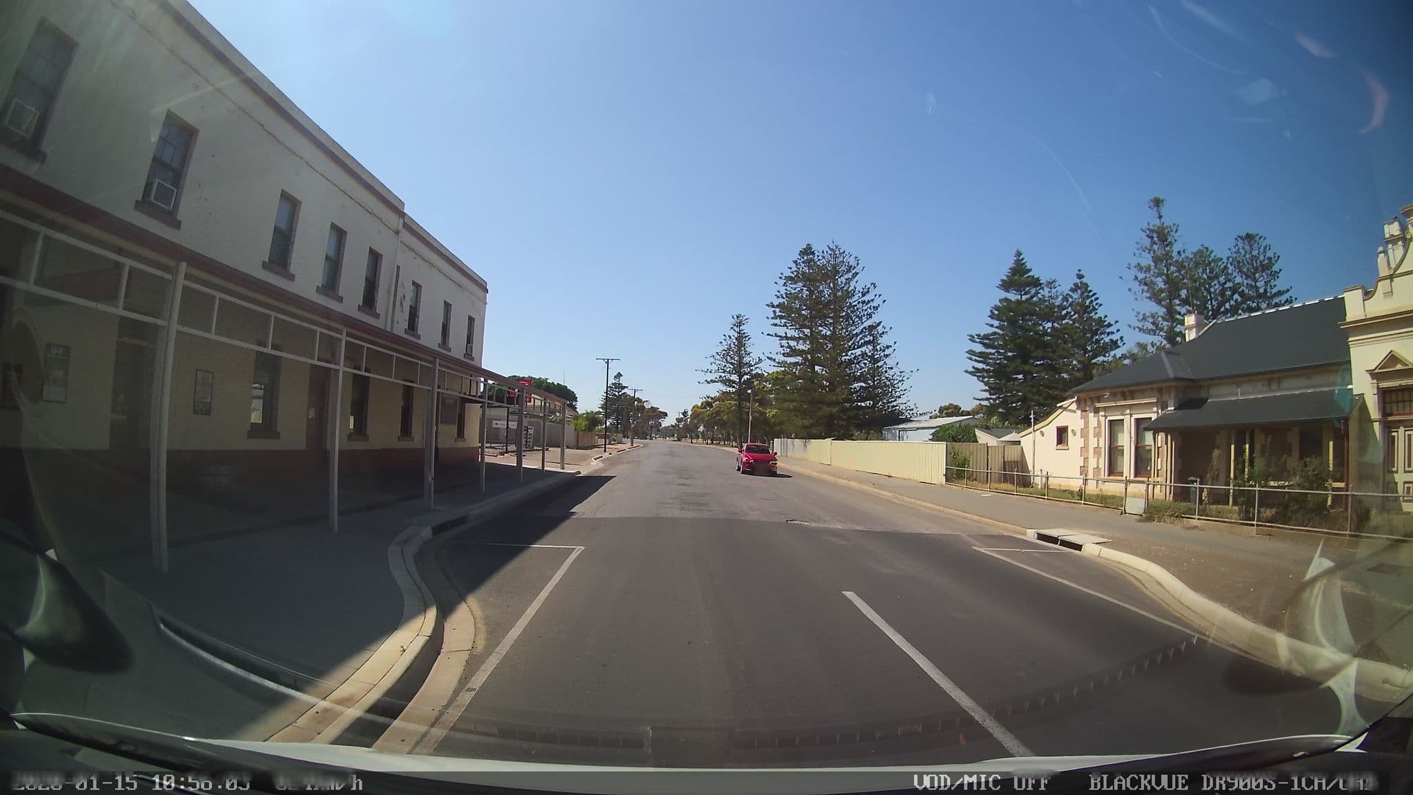Street view near Copper Coast Hotel, Wallaroo — © bob3bob3 (CC BY-SA · Mapillary)