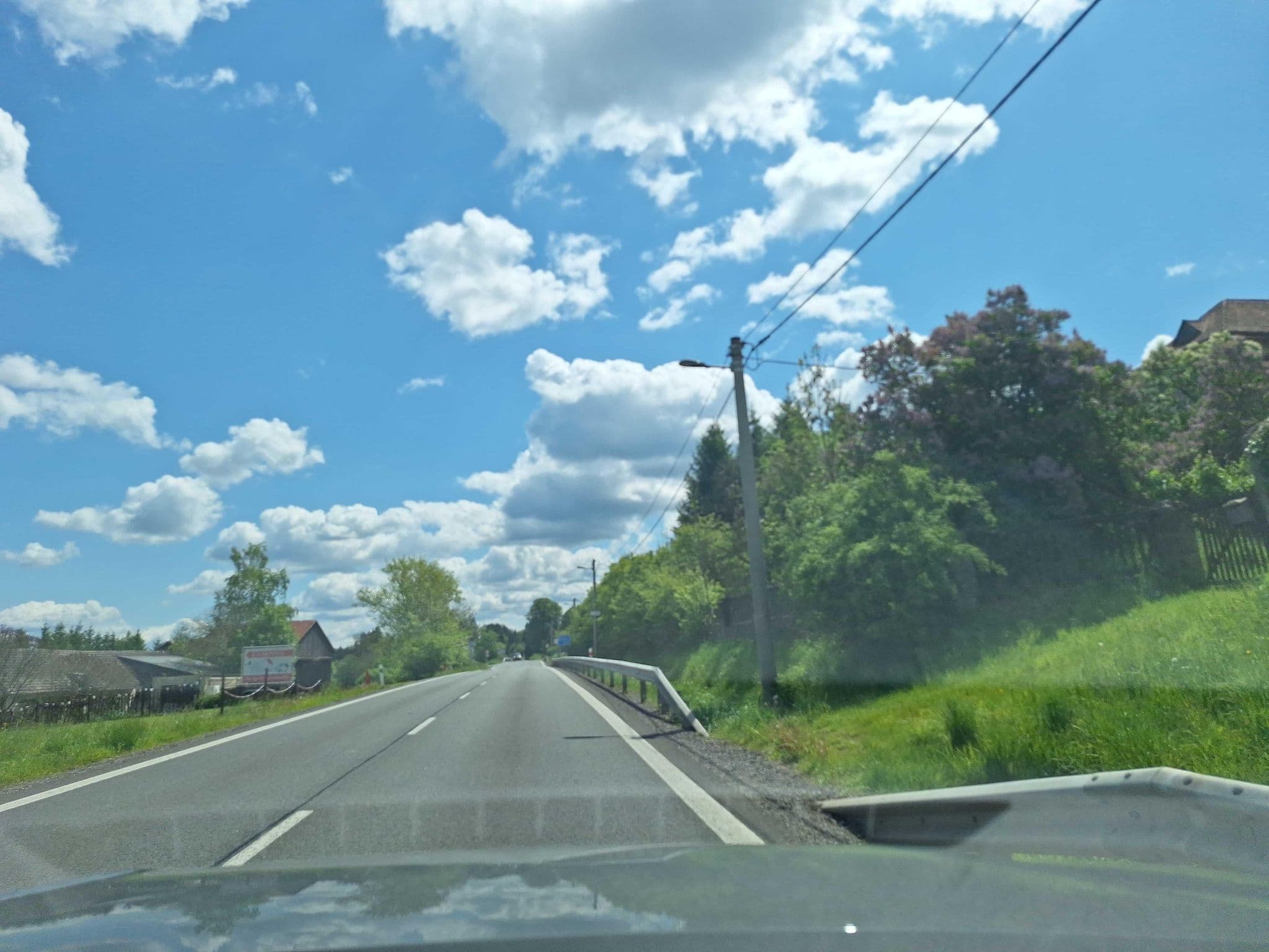 Street view near Pension v Ráji, Hostinné — © gob (CC BY-SA · Mapillary)