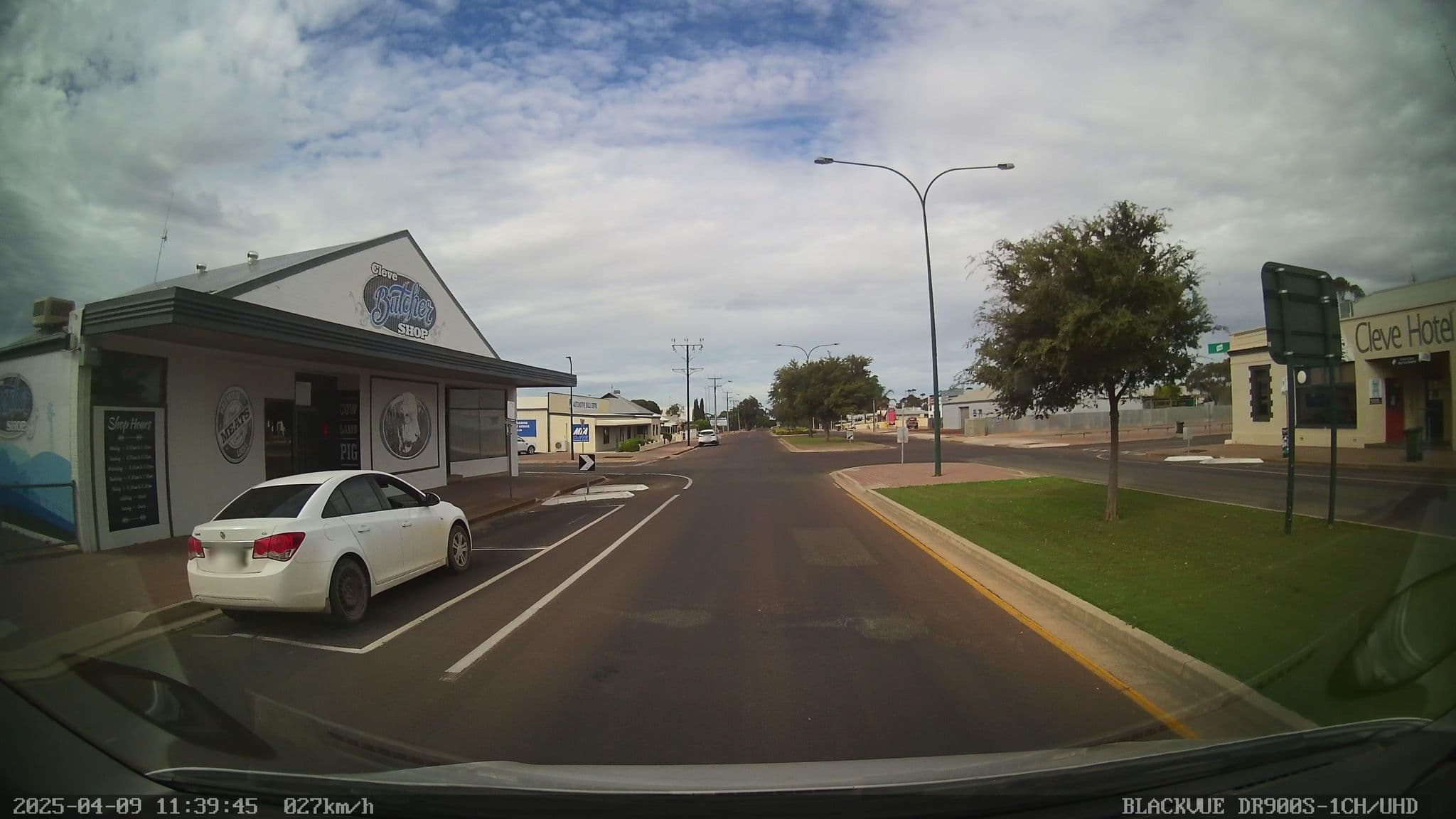 Street view near Cleve Boutique Hotel, Cleve — © bob3bob3 (CC BY-SA · Mapillary)
