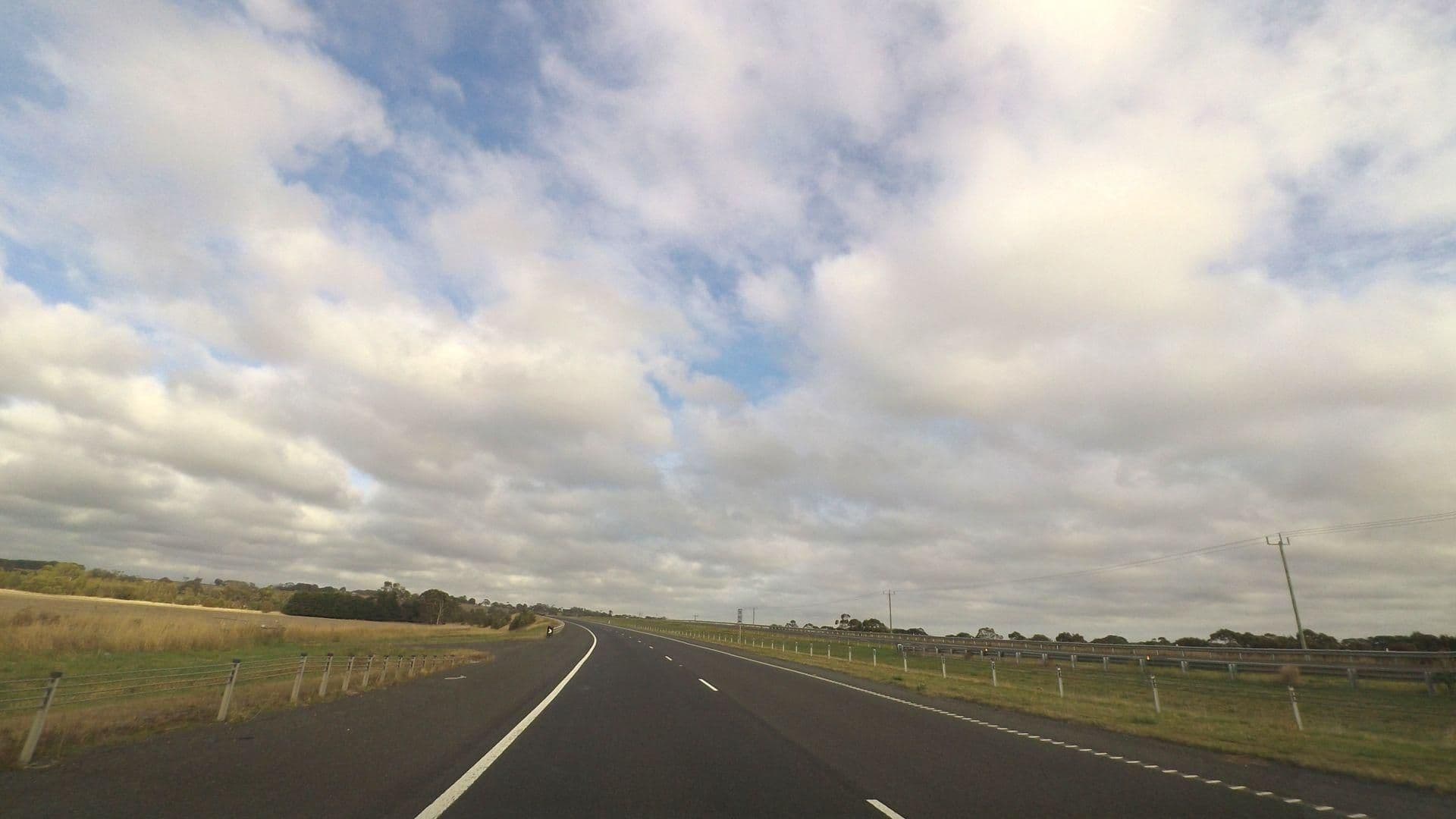 Street view near Tarndwoorncoort, Colac — © mander (CC BY-SA · Mapillary)