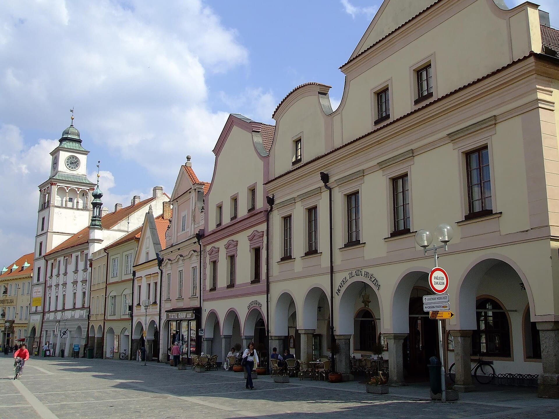 Zlatá Hvězda (via Wikimedia Commons, Public domain)