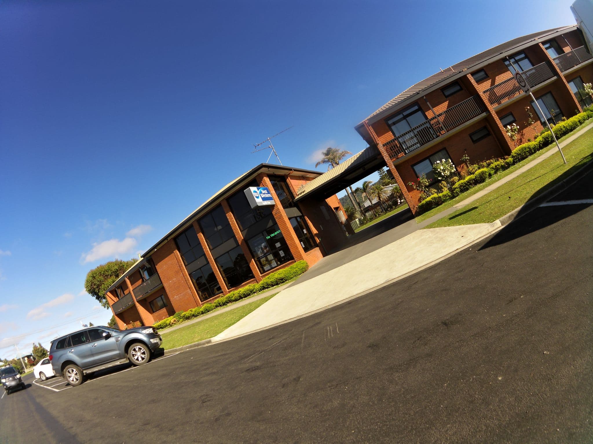 Street view near Bay Motel Hotel Apollo Bay, Apollo Bay — © skillsy (CC BY-SA · Mapillary)