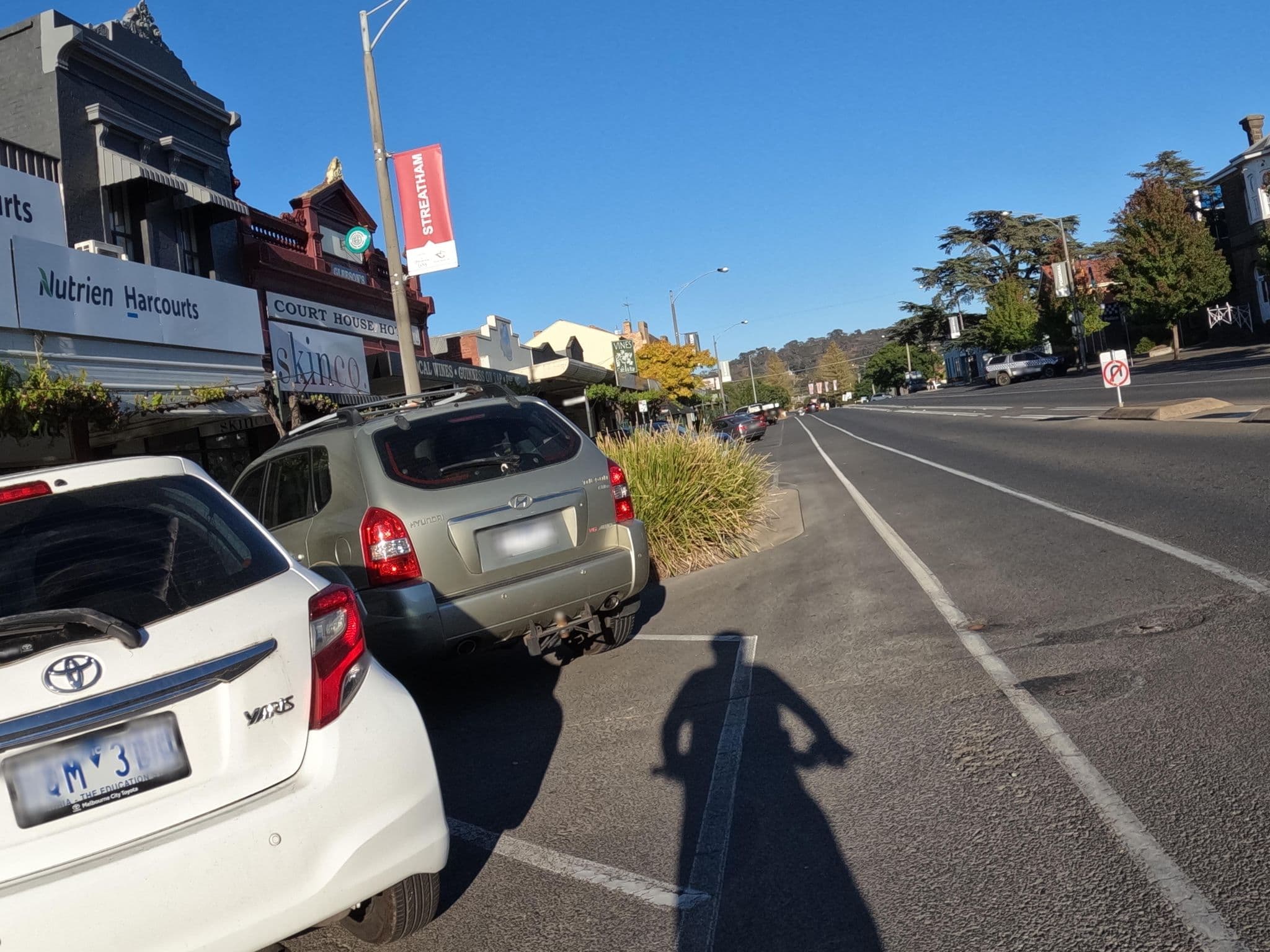 Street view near Courthouse Bar & Grill, Ararat — © skillsy (CC BY-SA · Mapillary)