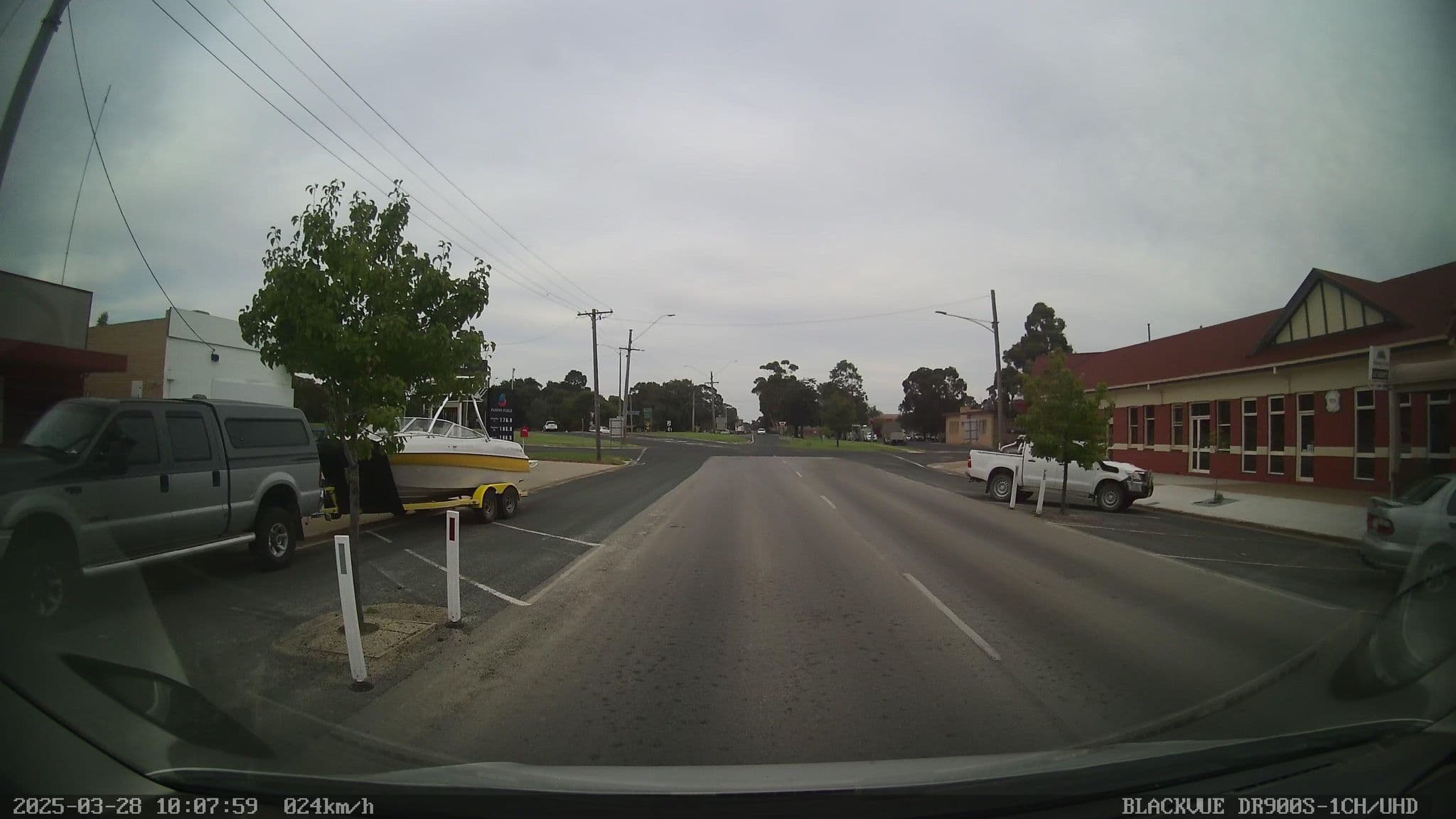 Street view near Downtown Motor Inn, Kerang — © bob3bob3 (CC BY-SA · Mapillary)