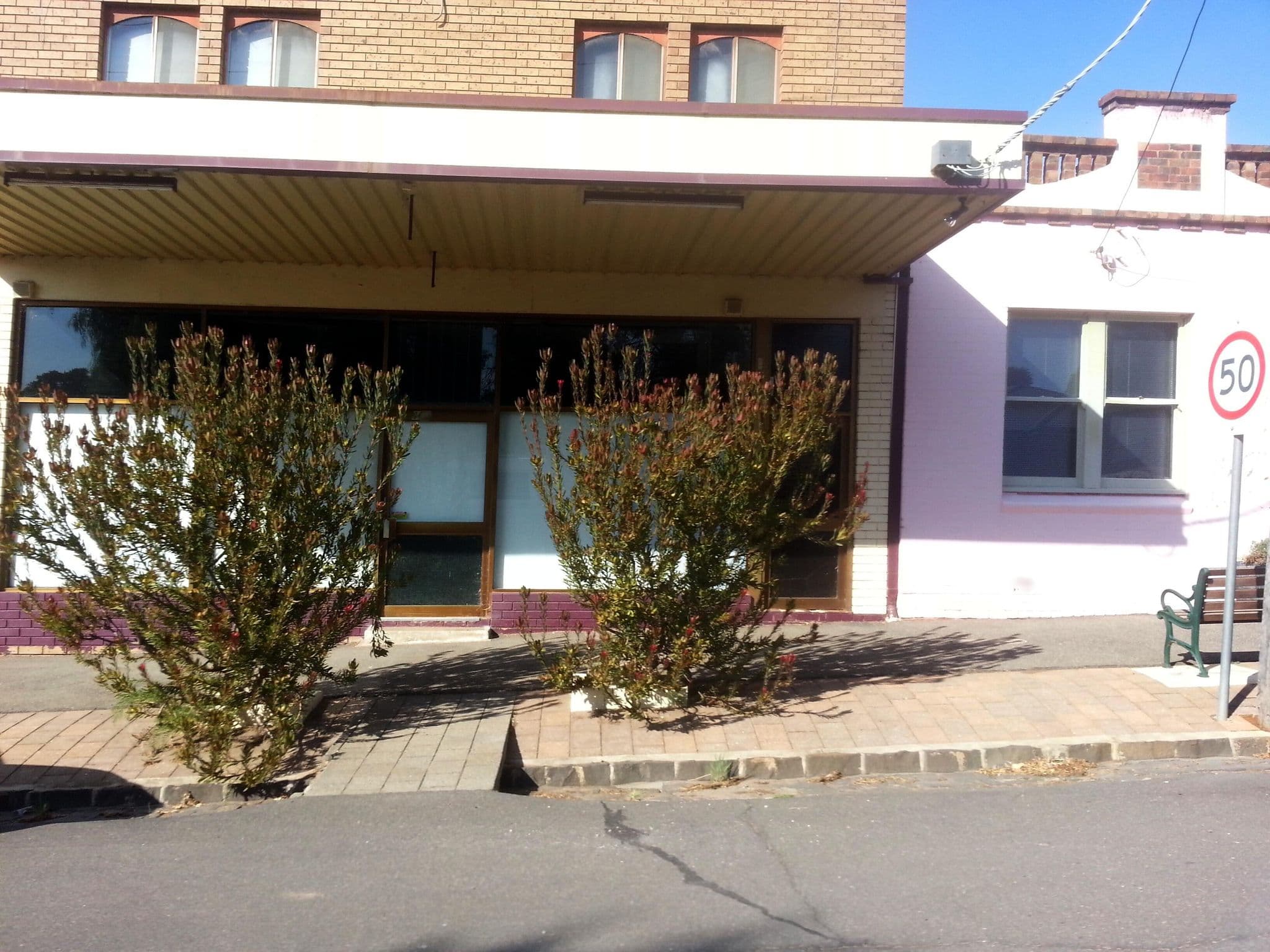 Street view near Pink Olive House, Charlton — © bob3bob3 (CC BY-SA · Mapillary)