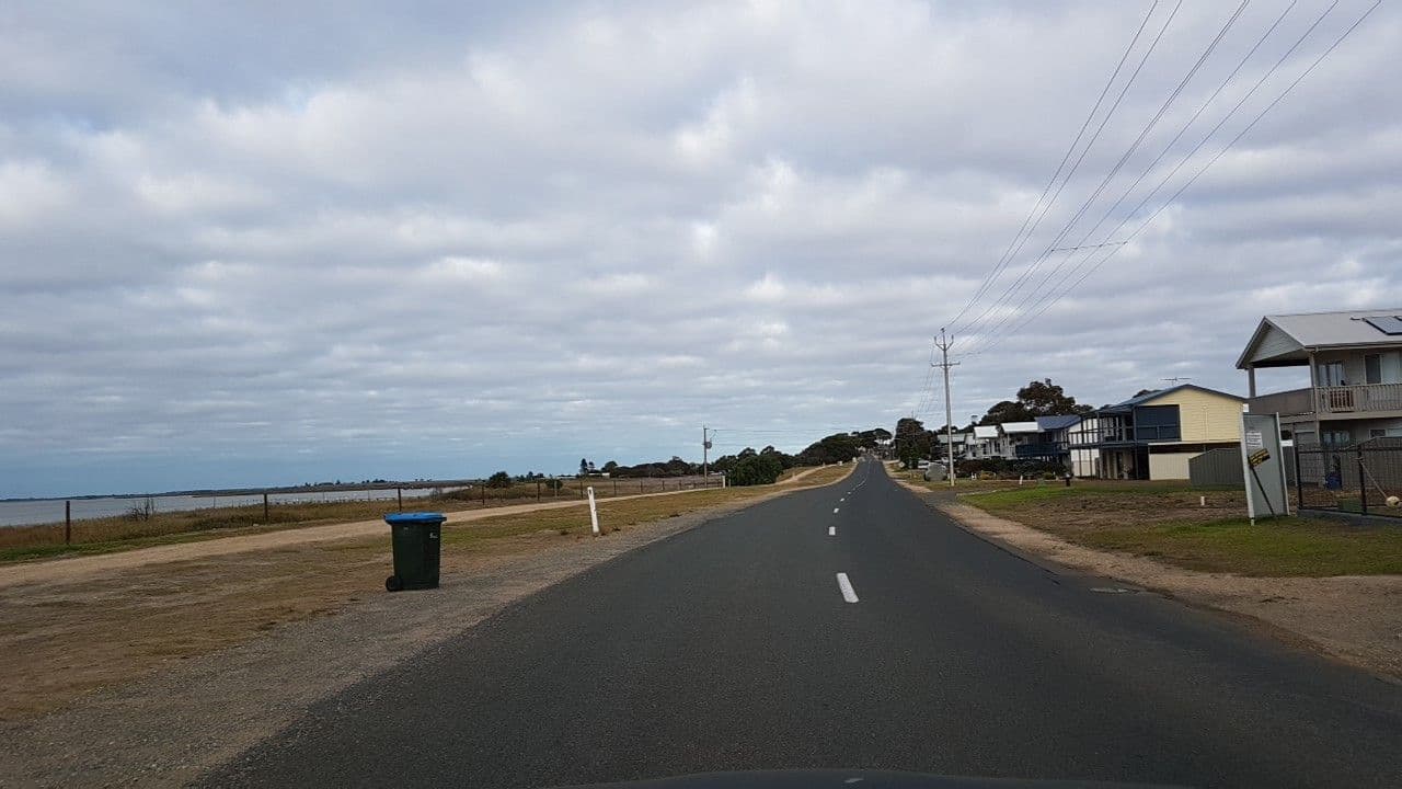 Street view near Vintage Oar, Hindmarsh Island — © didz (CC BY-SA · Mapillary)