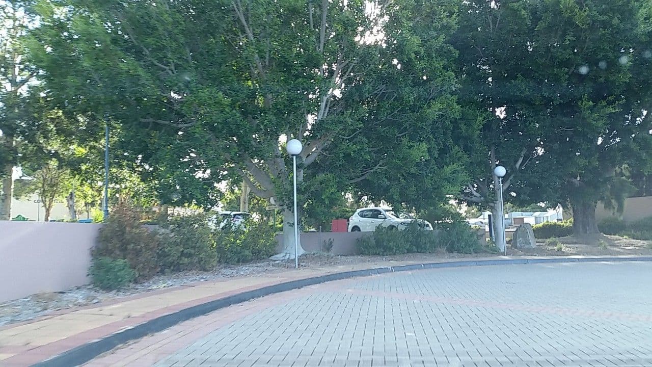 Street view near New Terry Hotel and Golf Resort, Normanville — © didz (CC BY-SA · Mapillary)