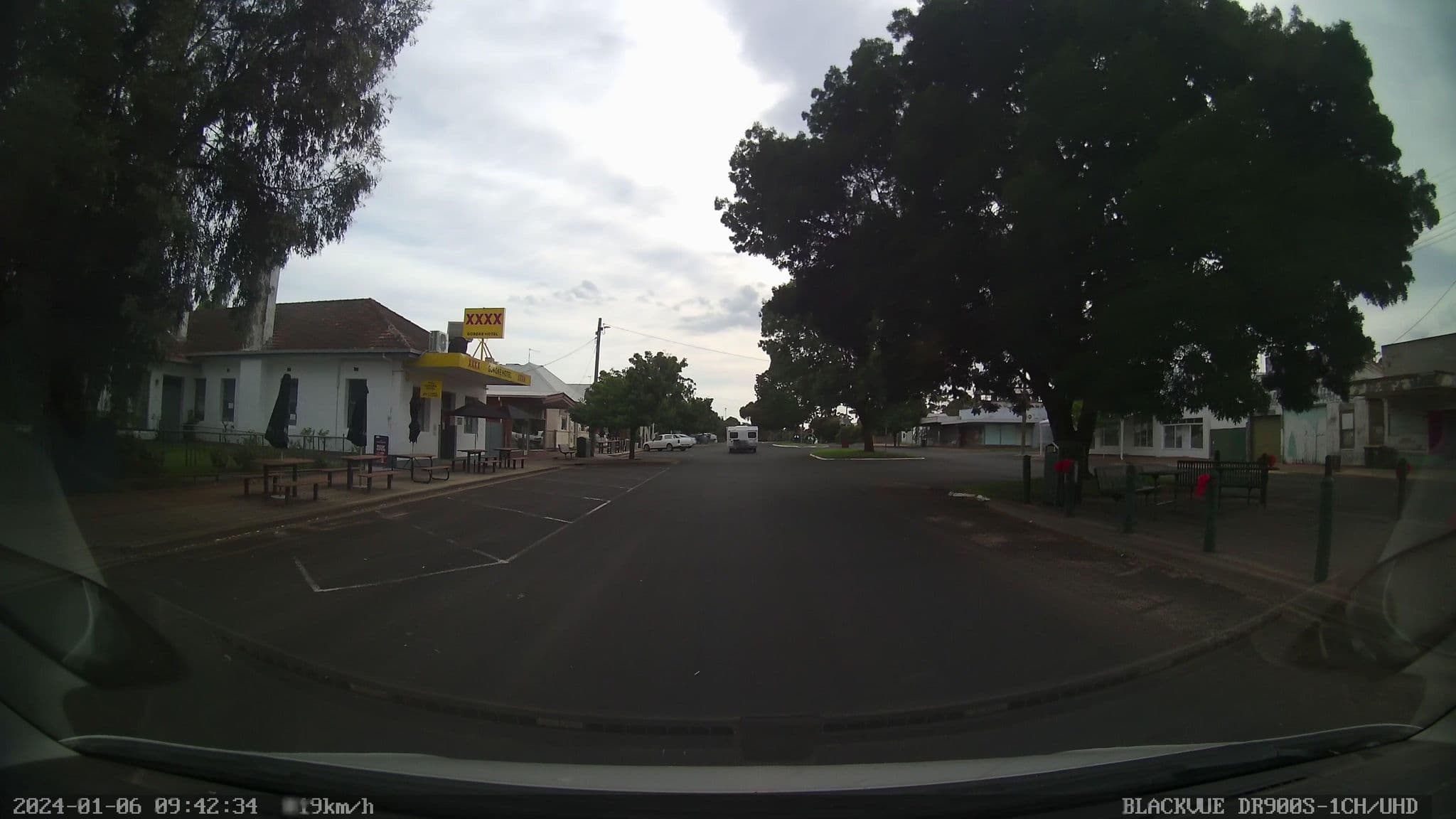 Street view near The Goroke Hotel, Nhill — © bob3bob3 (CC BY-SA · Mapillary)