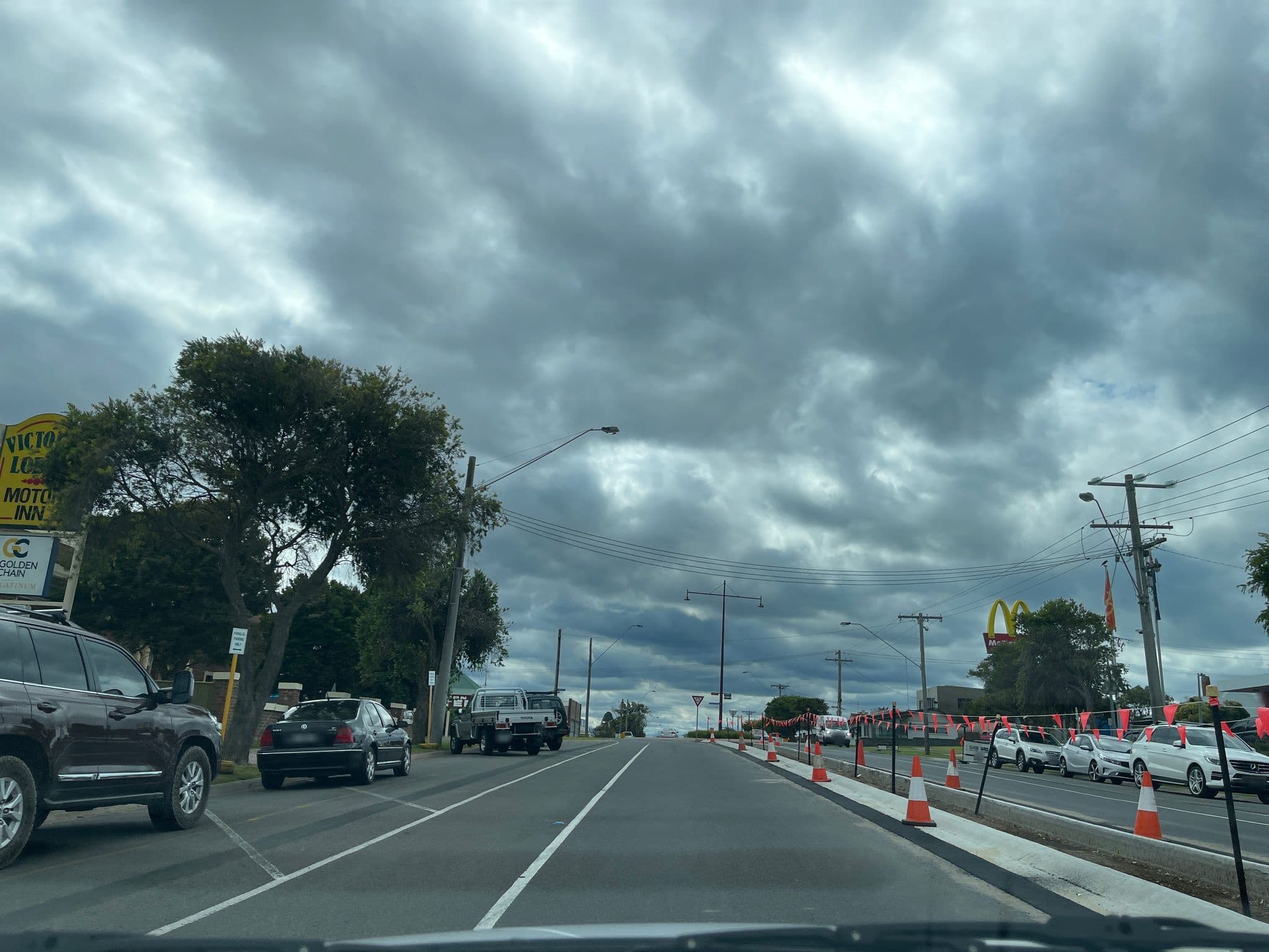 Street view near Victoria Lodge Motor Inn, Portland — © gunzel (CC BY-SA · Mapillary)