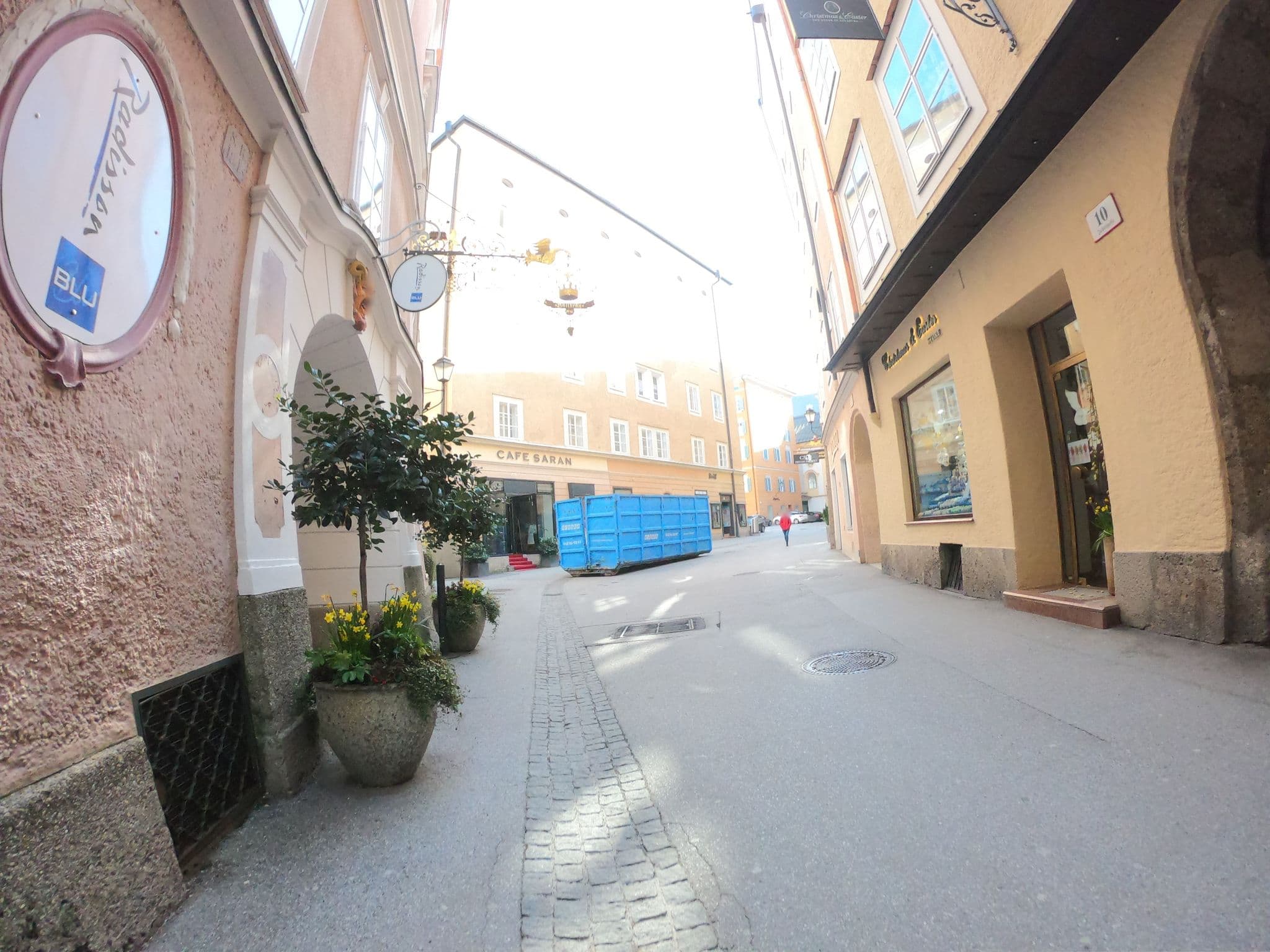 Street view near Radisson Blu Altstadt Hotel, Salzburg — © flansch (CC BY-SA · Mapillary)