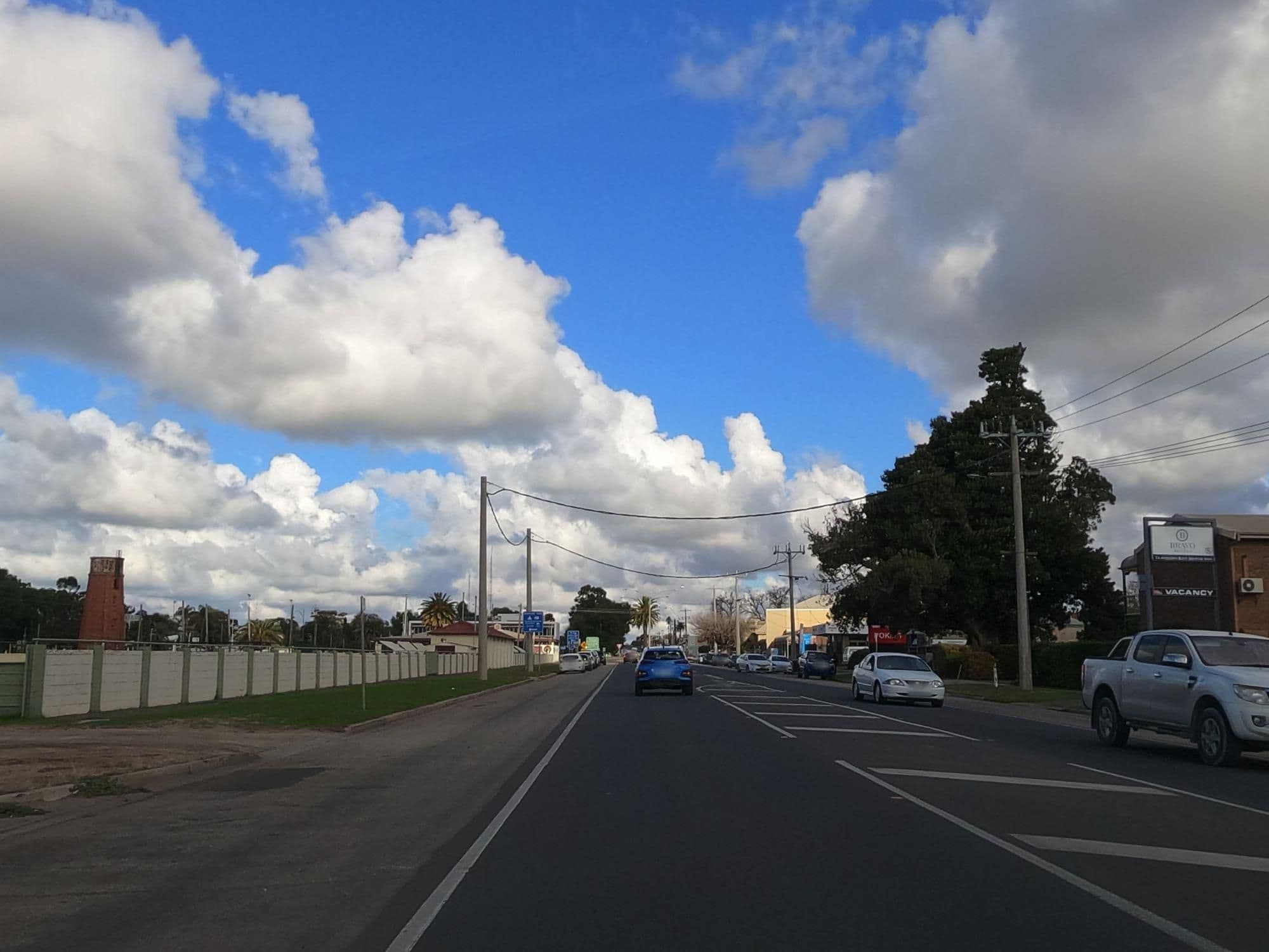 Street view near Murray Downs Resort, Swan Hill — © r33za (CC BY-SA · Mapillary)